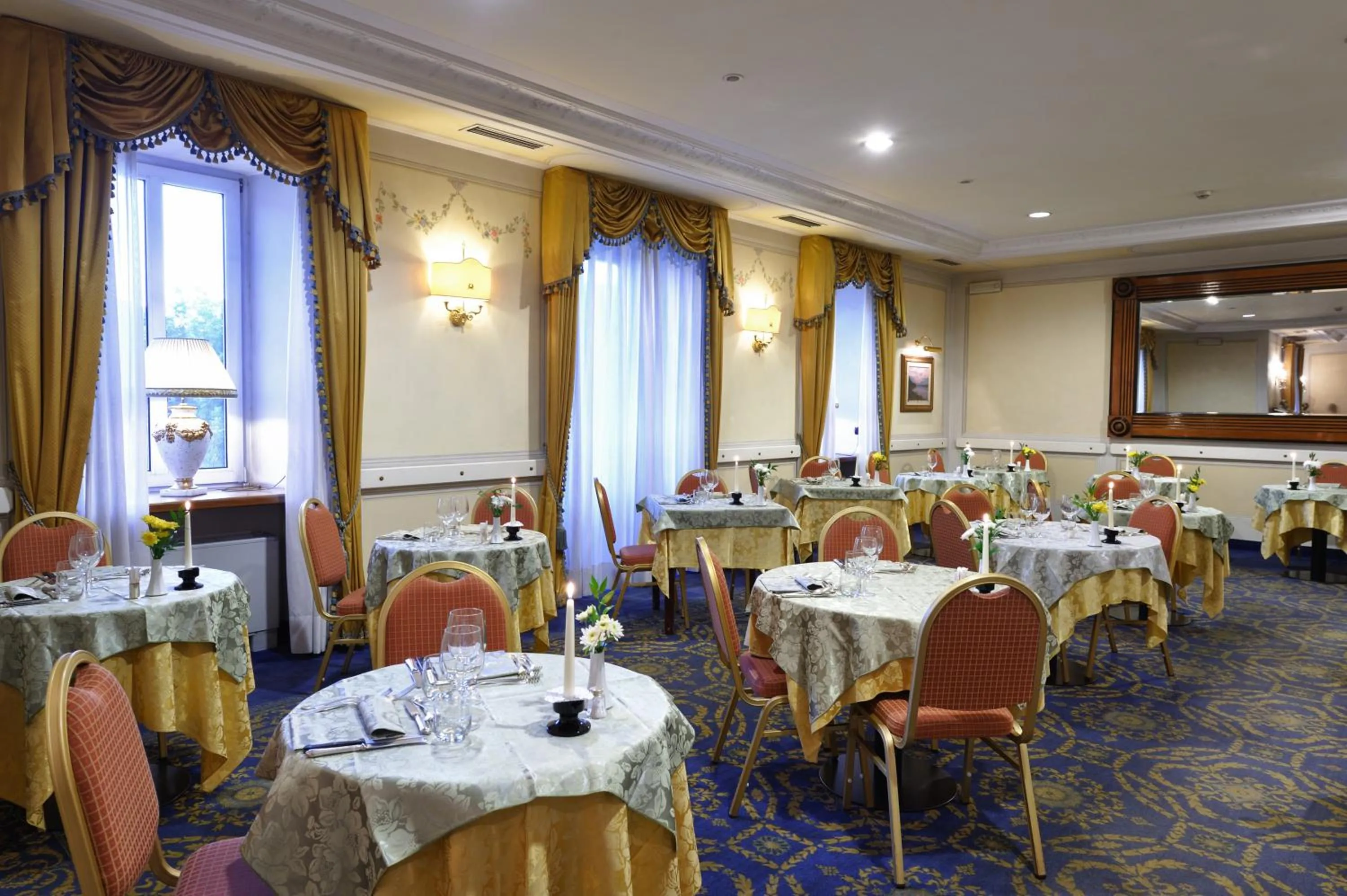 Restaurant/places to eat in Hotel Eden