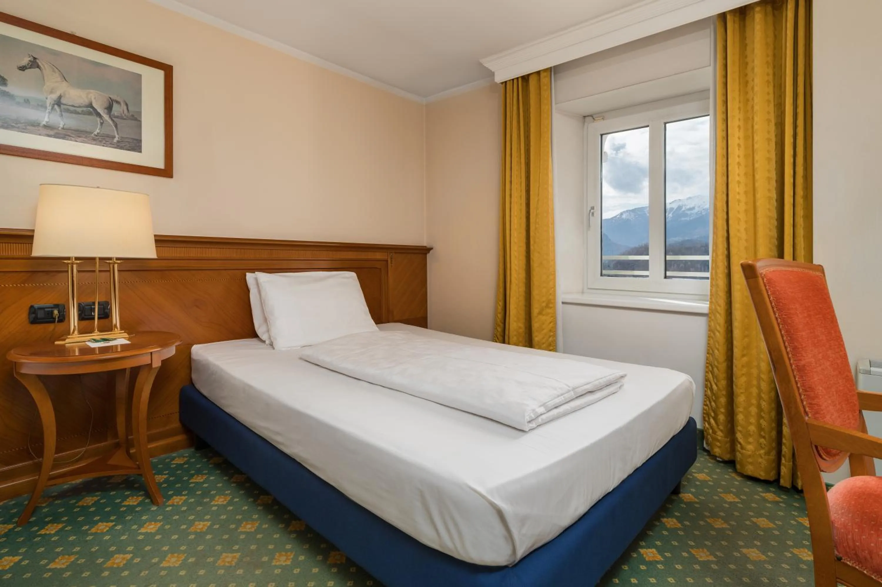 Bed in Hotel Eden
