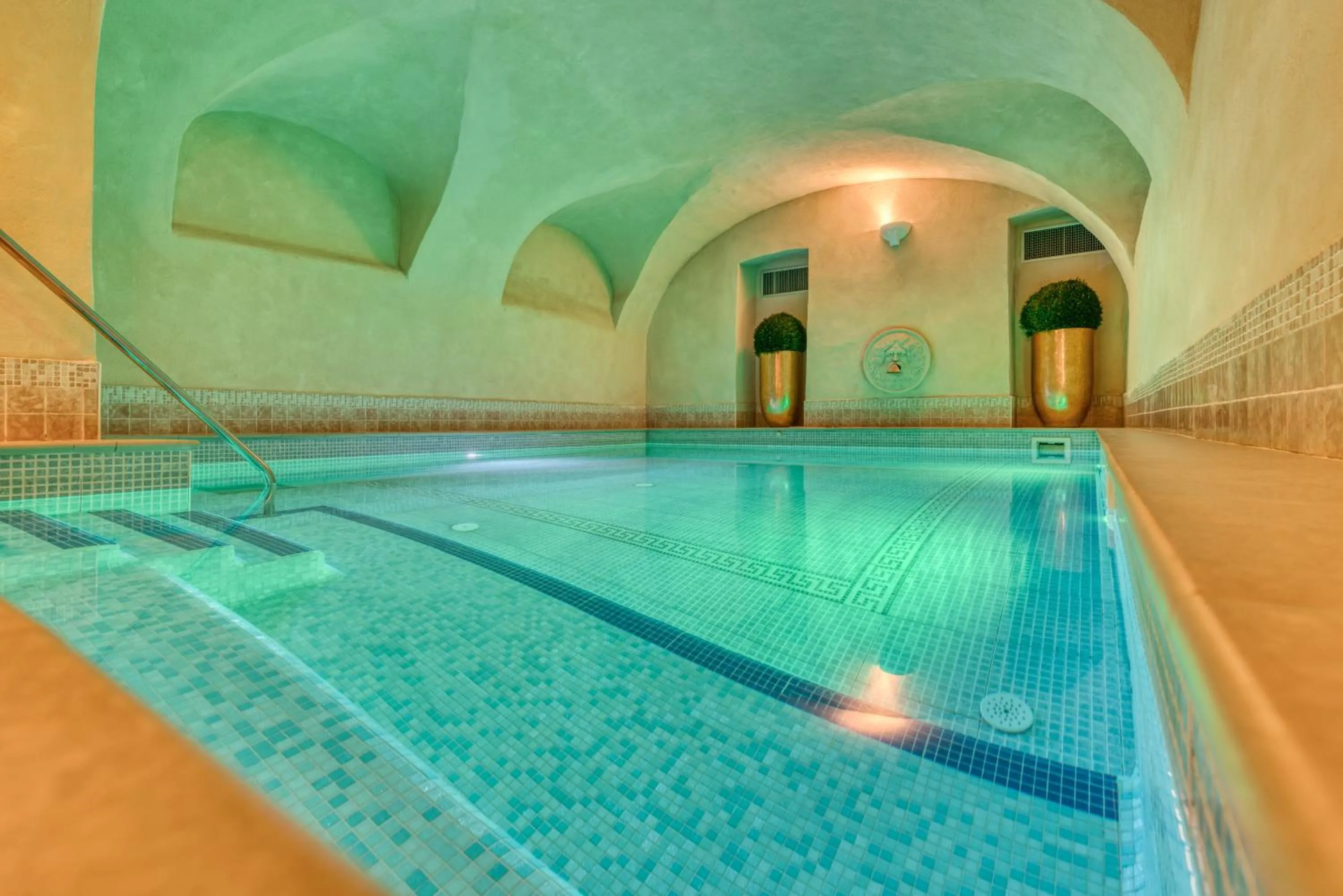 Swimming pool in Hotel Eden