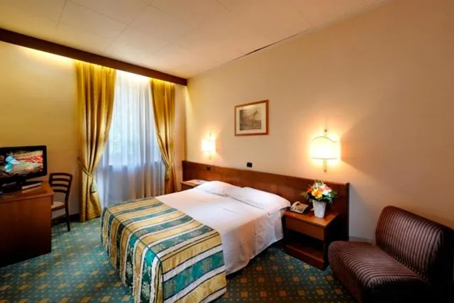 Photo of the whole room, Bed in Hotel Eden