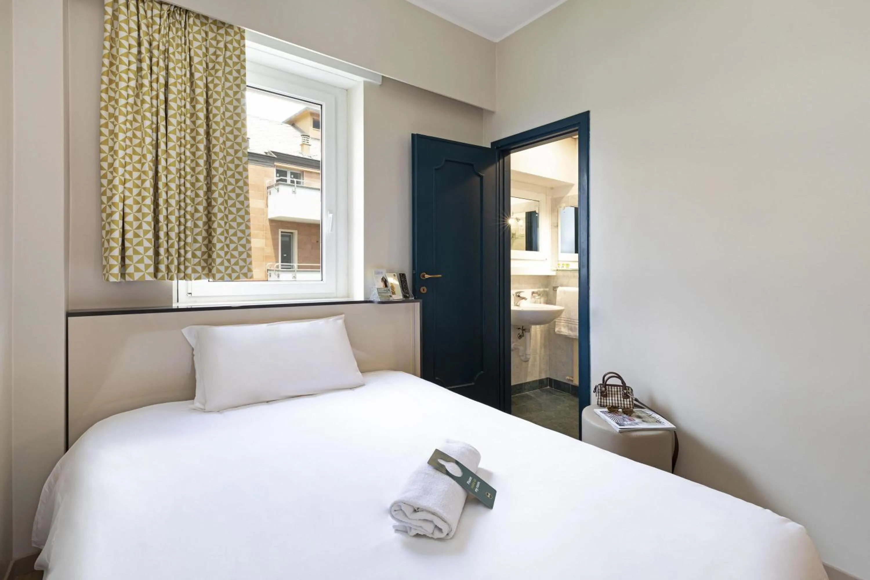 Photo of the whole room, Bed in B&B Hotel Como City Center