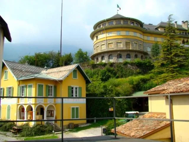 Area and facilities in Aurora