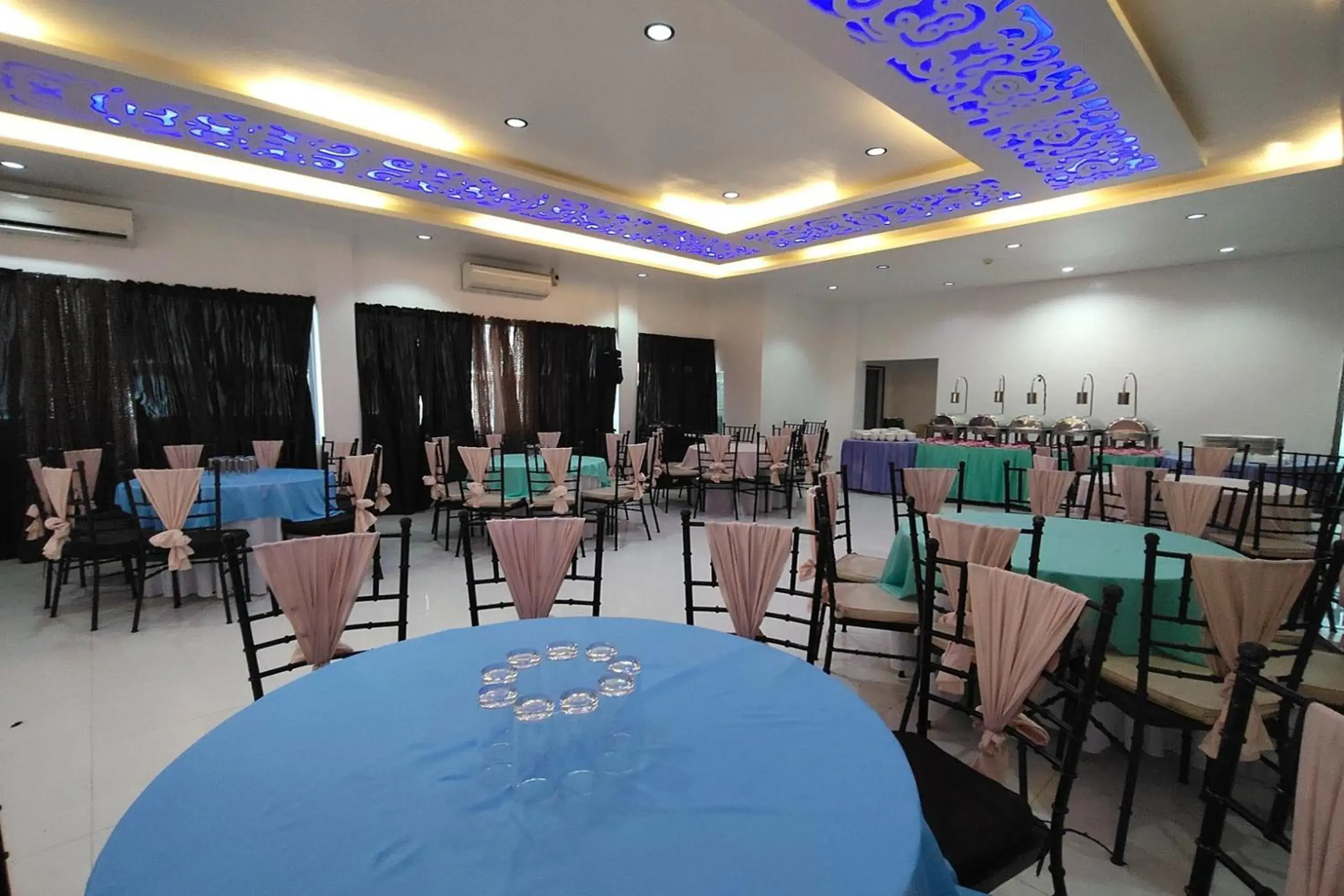 Restaurant/places to eat in Bergamo Hotel Lingayen Restaurant/places to eat in Bergamo Hotel Lingayen