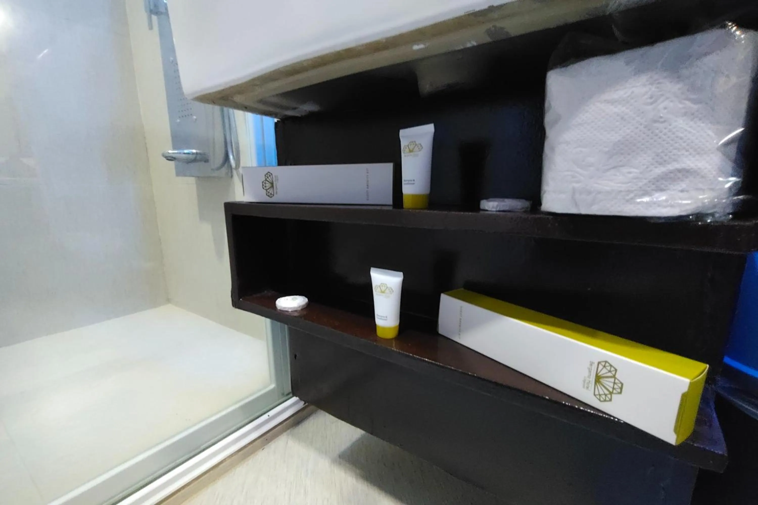 Bathroom in Bergamo Hotel Lingayen