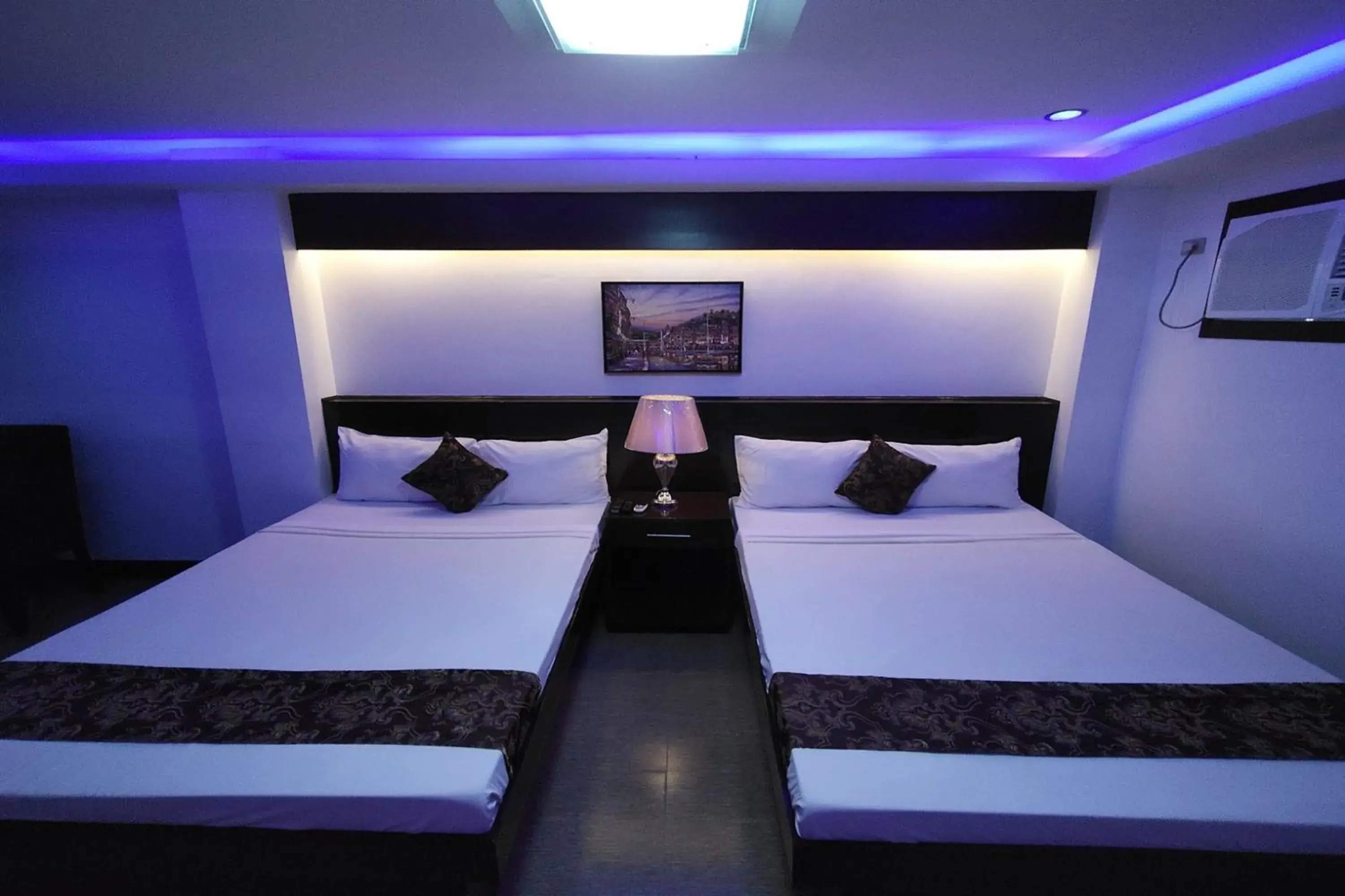 Bed in Bergamo Hotel Lingayen Bed in Bergamo Hotel Lingayen