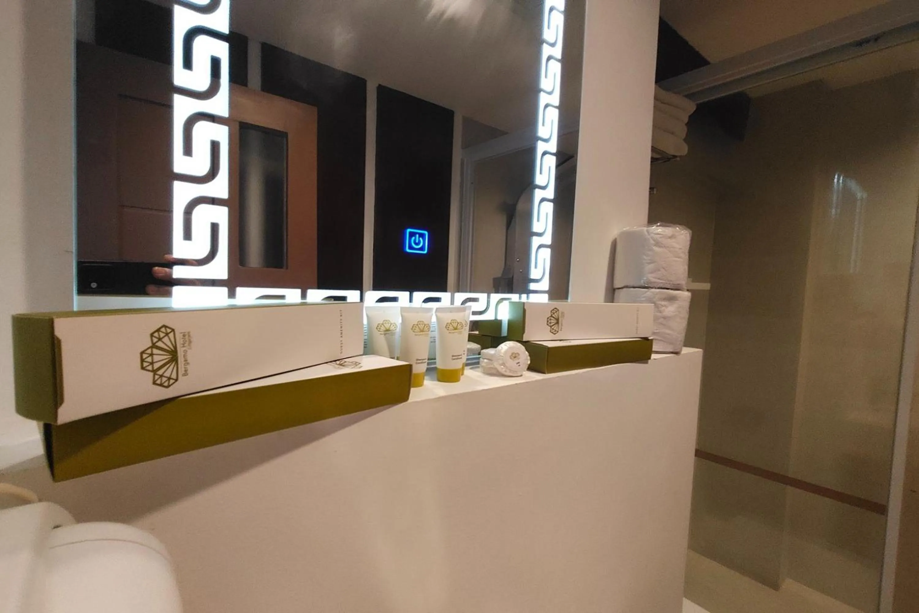 Bathroom in Bergamo Hotel Lingayen