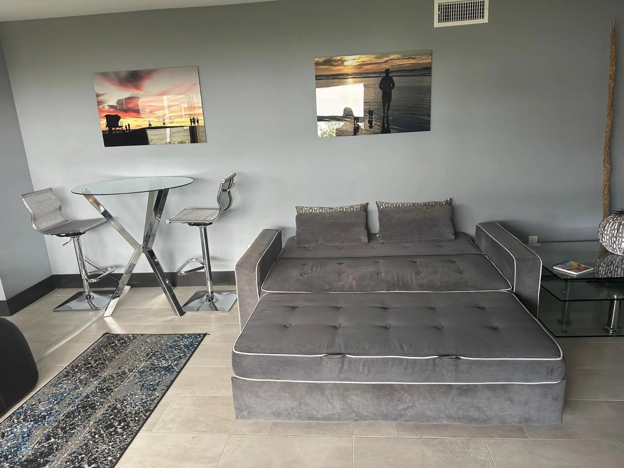 Bed in Contemporary Ocean Sunset Views with Firepit Pt Loma close to PLNU
