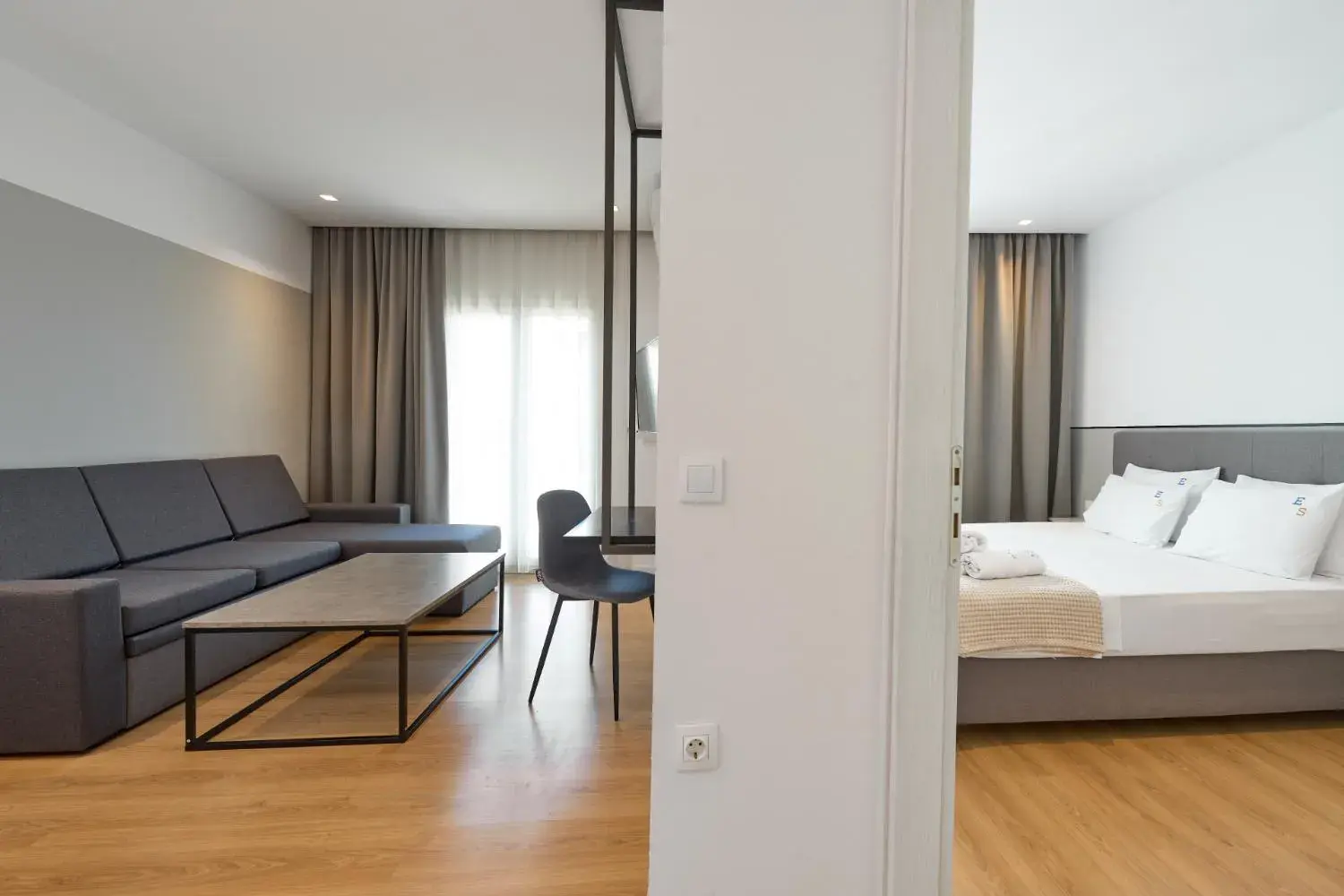 Photo of the whole room, Bed in Elephant Suites Photo of the whole room, Bed in Elephant Suites