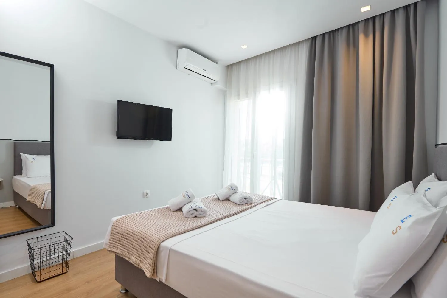 Bedroom, Bed in Elephant Suites