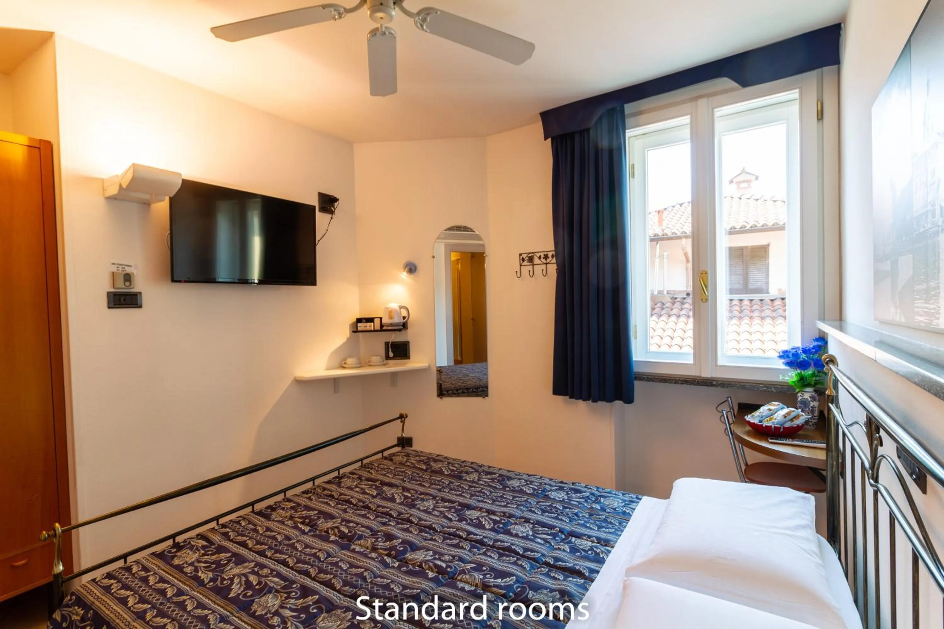 Photo of the whole room in In Riva Al Lago