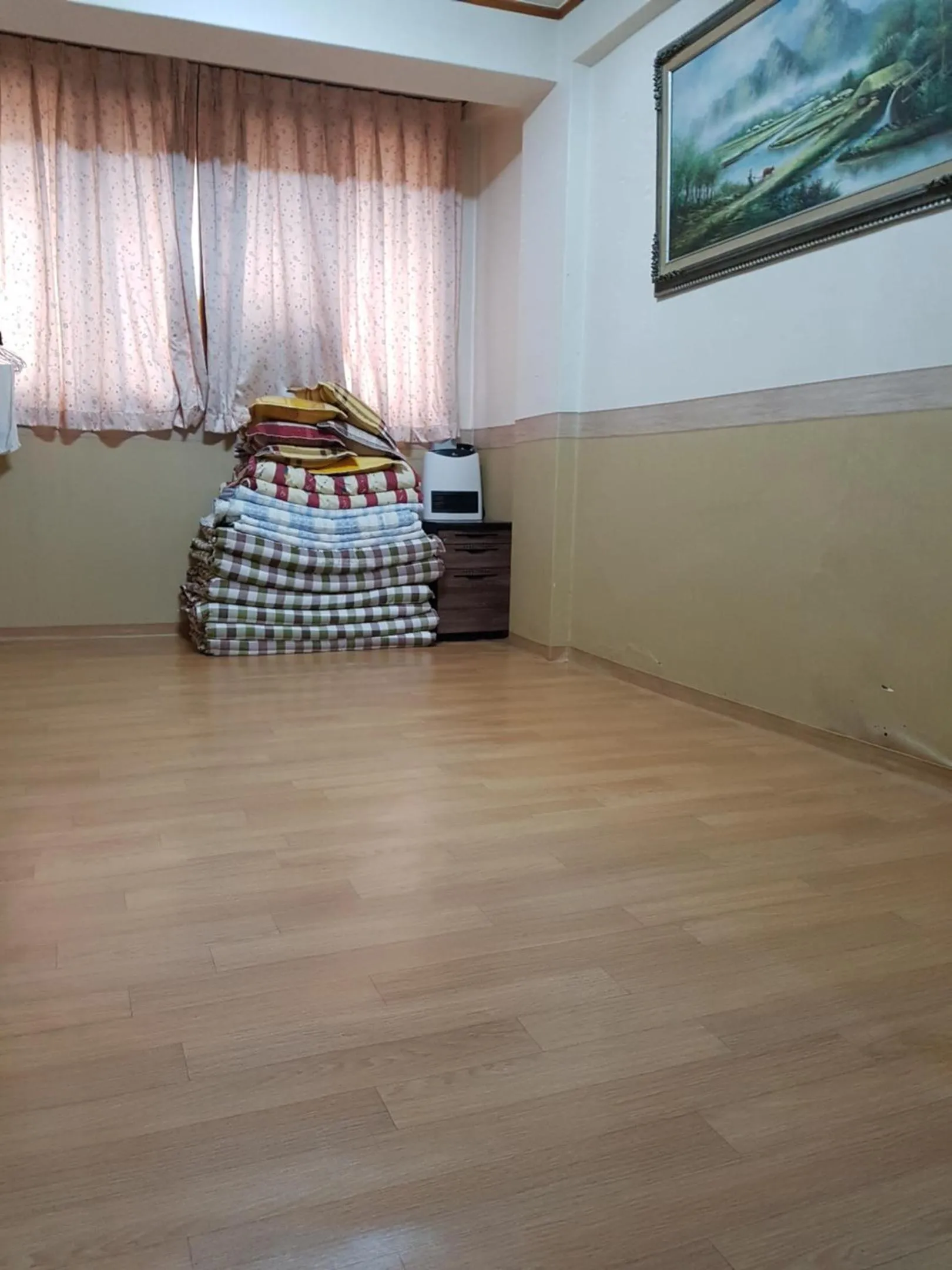 Economy Quadruple Room with Shared Bathroom in Samcheongdong Korea Guesthouse