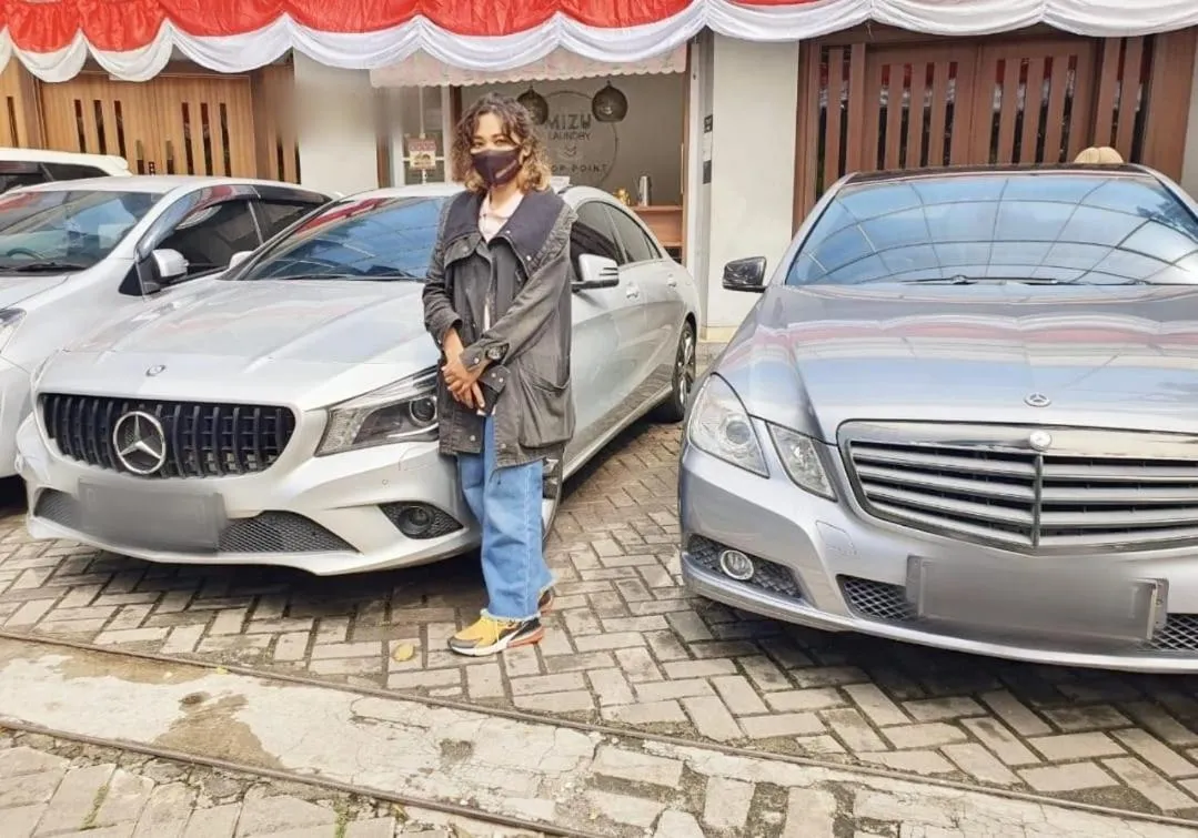 Property building in SENAYAN SUITES