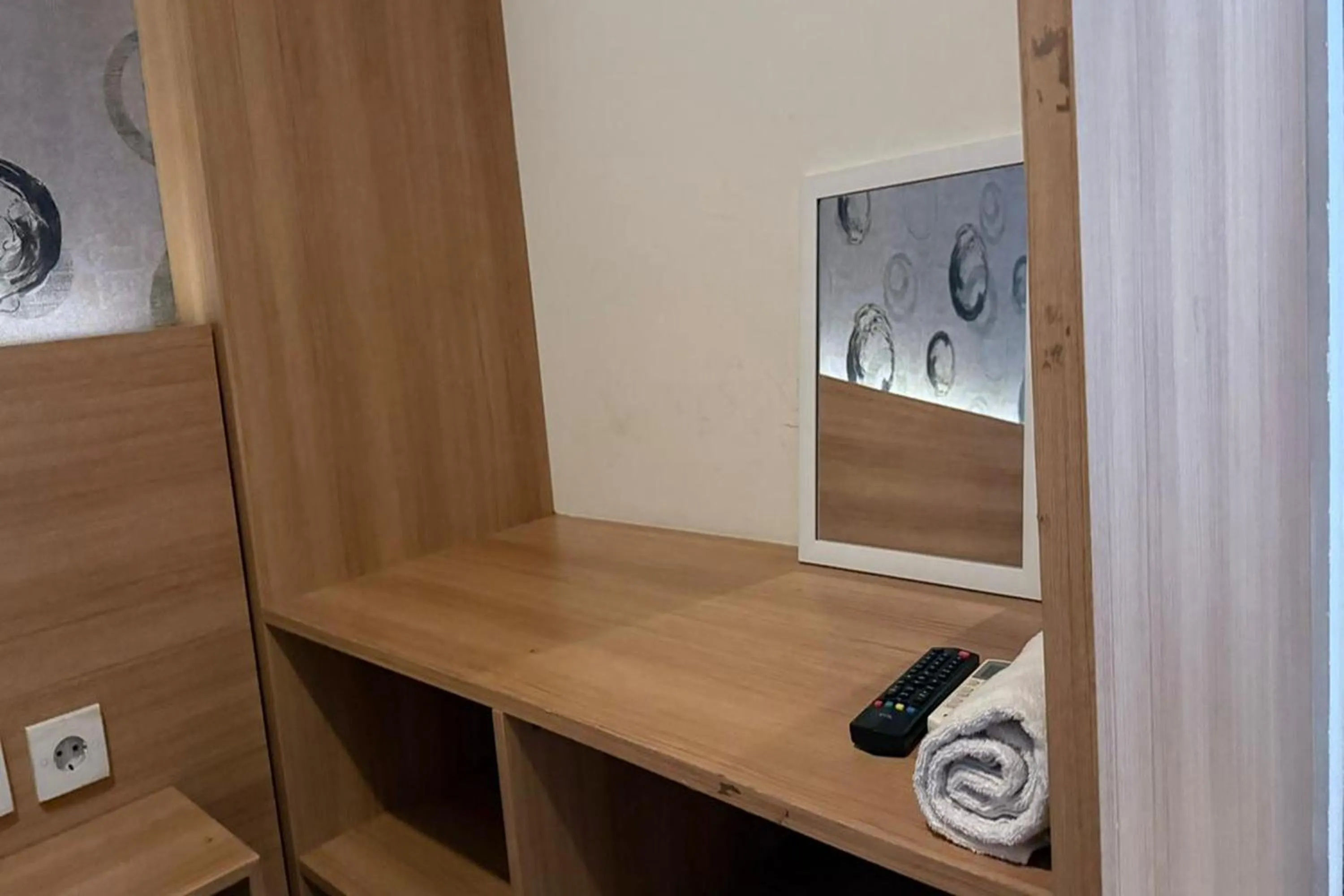 wardrobe in Senayan Suites