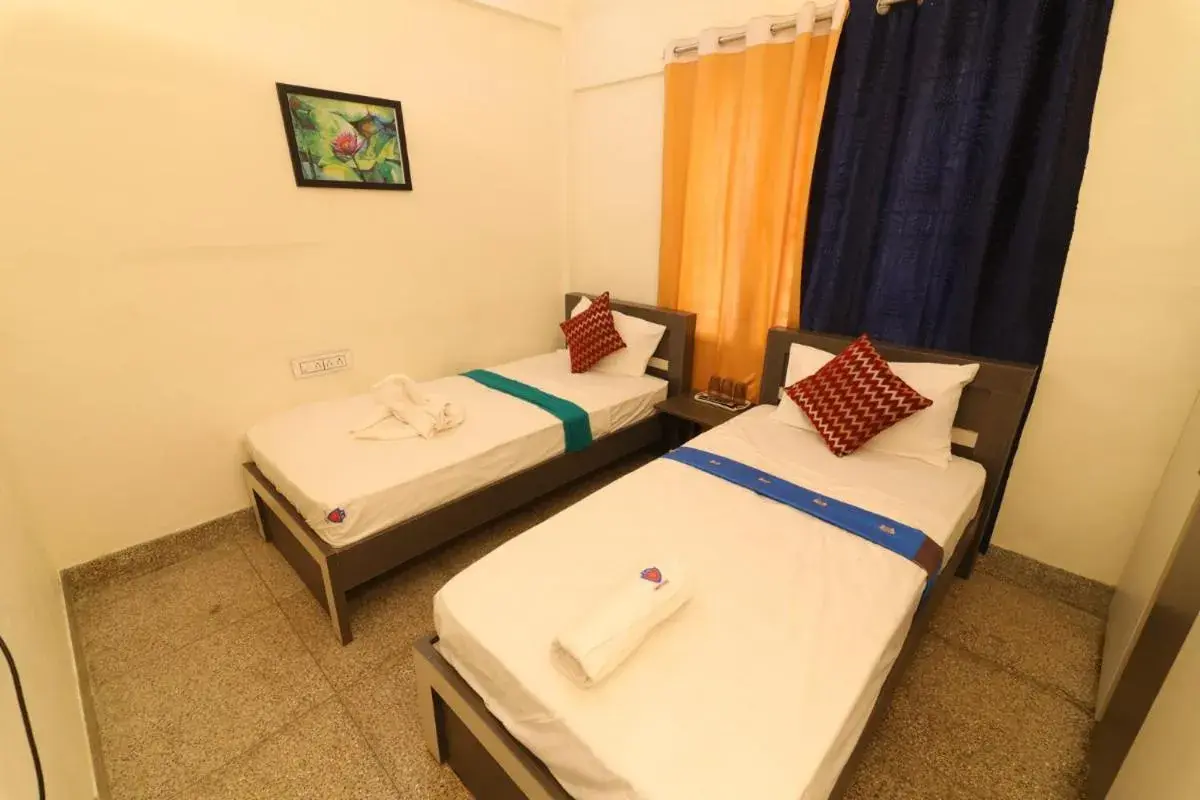 Budget Double or Twin Room in La Smart Stays Budget Double or Twin Room in La Smart Stays