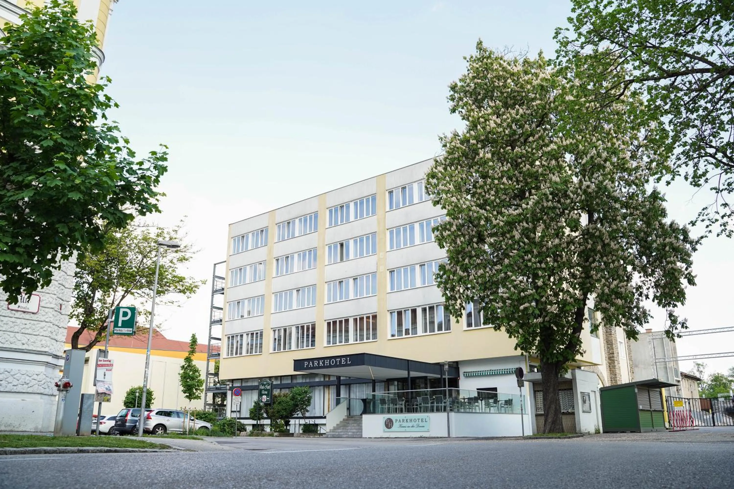 Property building in PARKHOTEL Krems