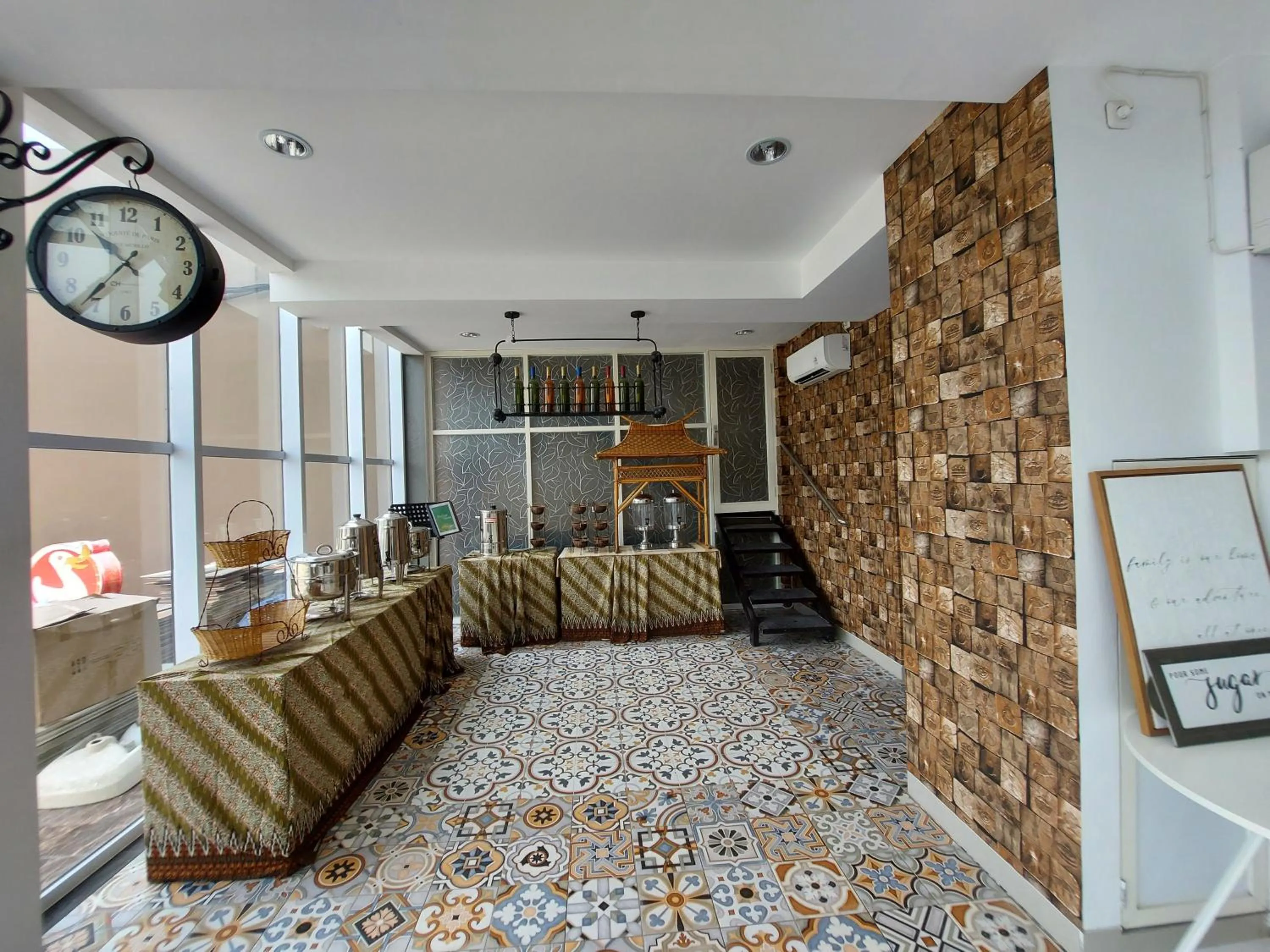 Restaurant/places to eat in Rumah Familiku 1 Syariah