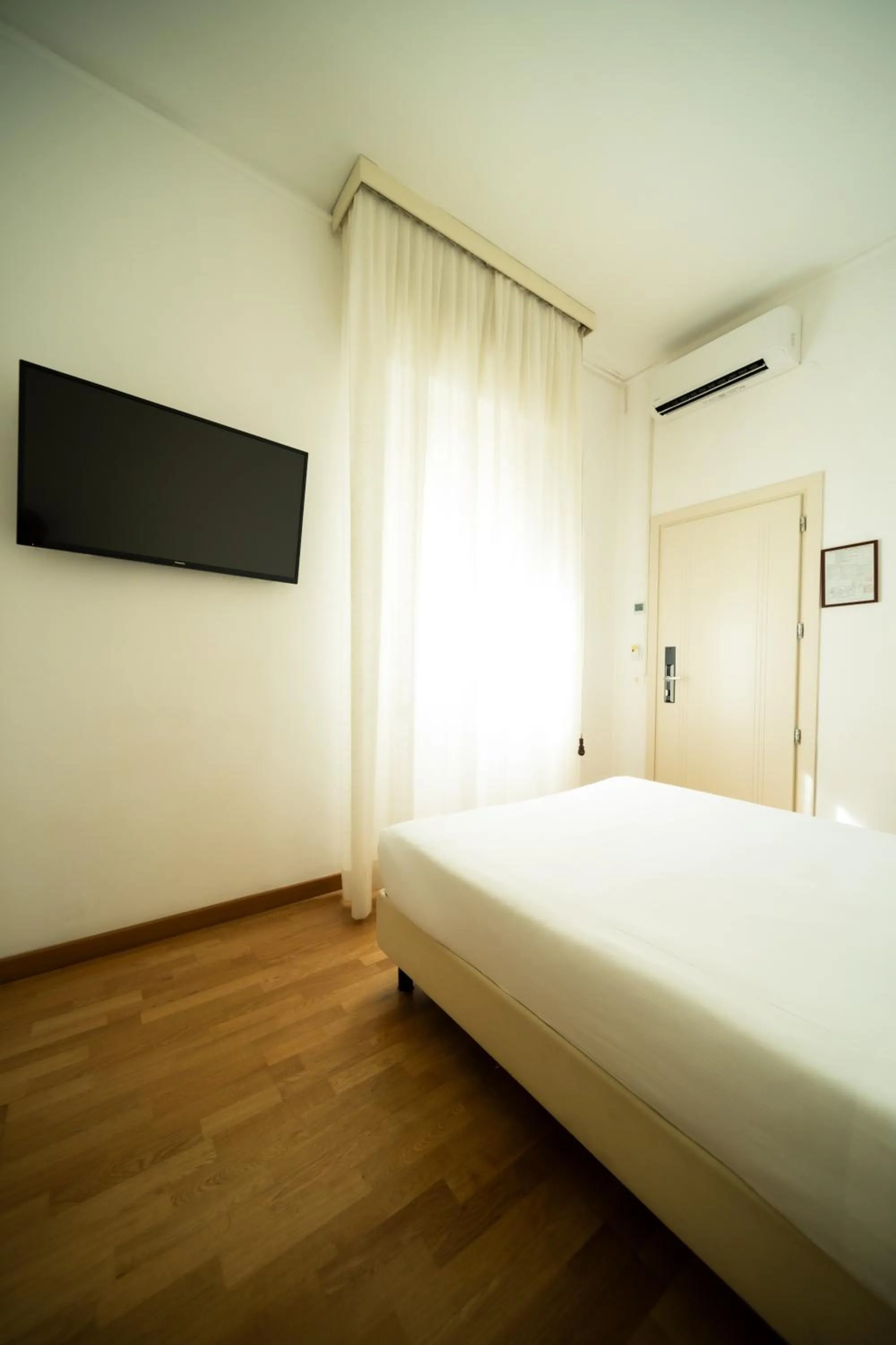 TV and multimedia, Bed in Hotel Rosabianca