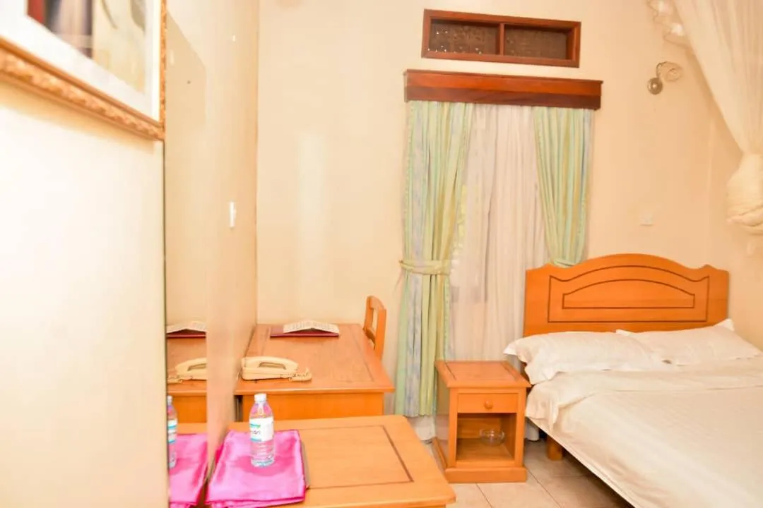 Photo of the whole room, Bed in MAKERERE UNIVERSITY GUEST HOUSE