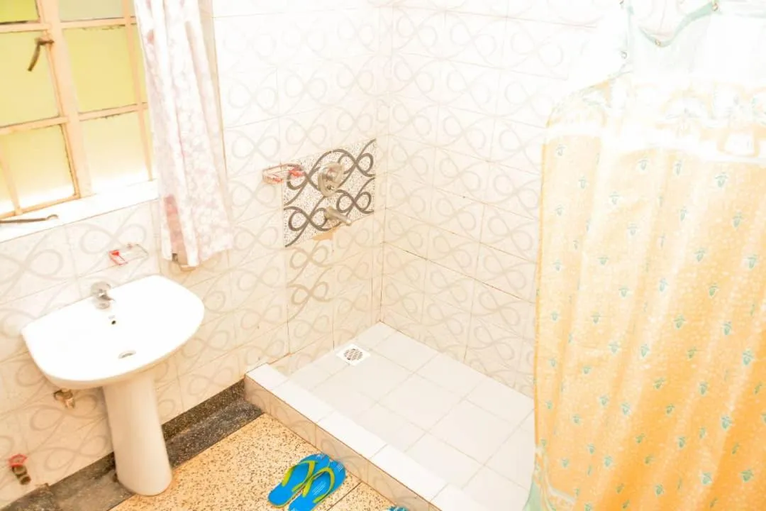 Bathroom in MAKERERE UNIVERSITY GUEST HOUSE
