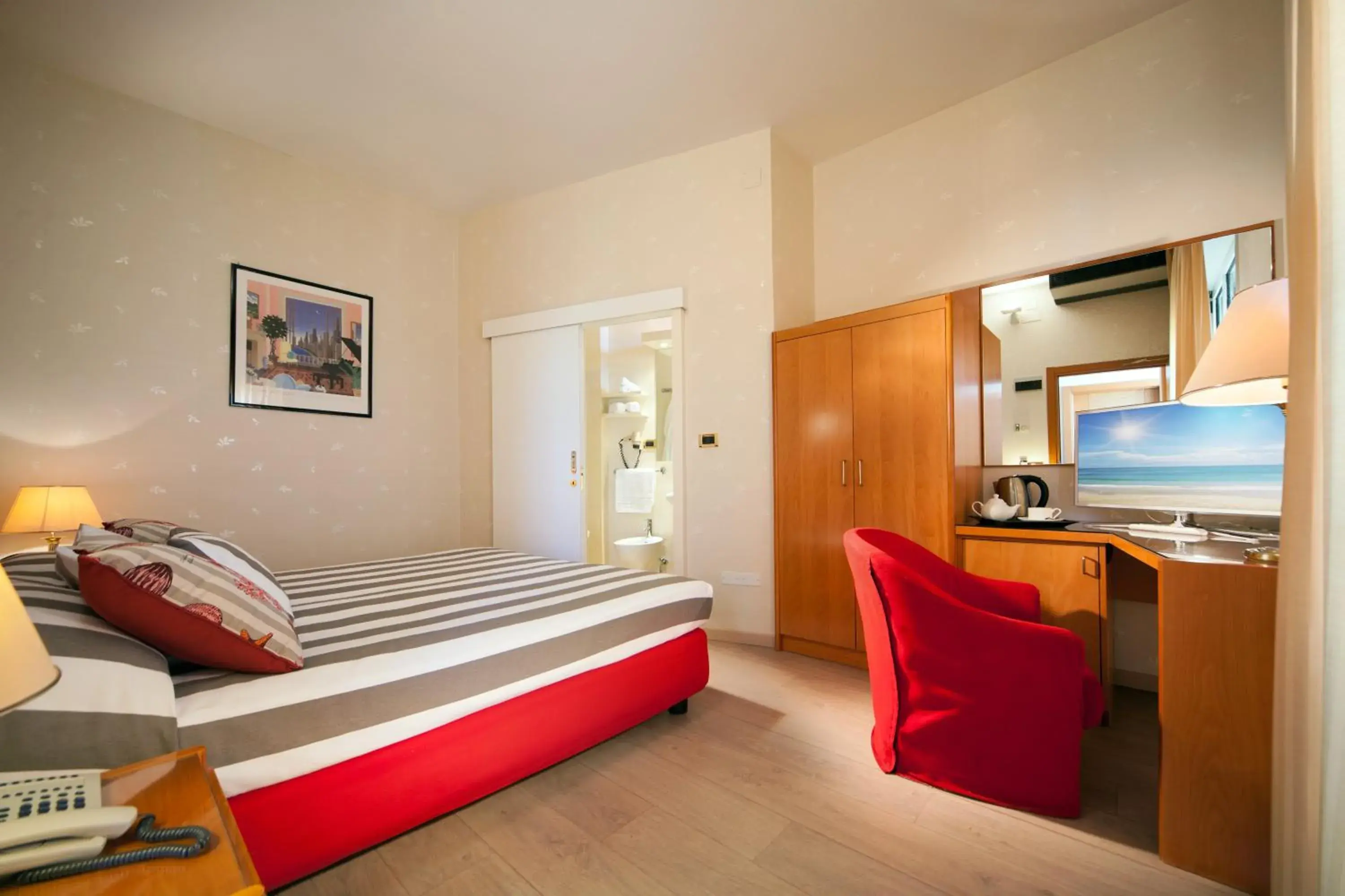 Photo of the whole room, Bed in Hotel Kursaal