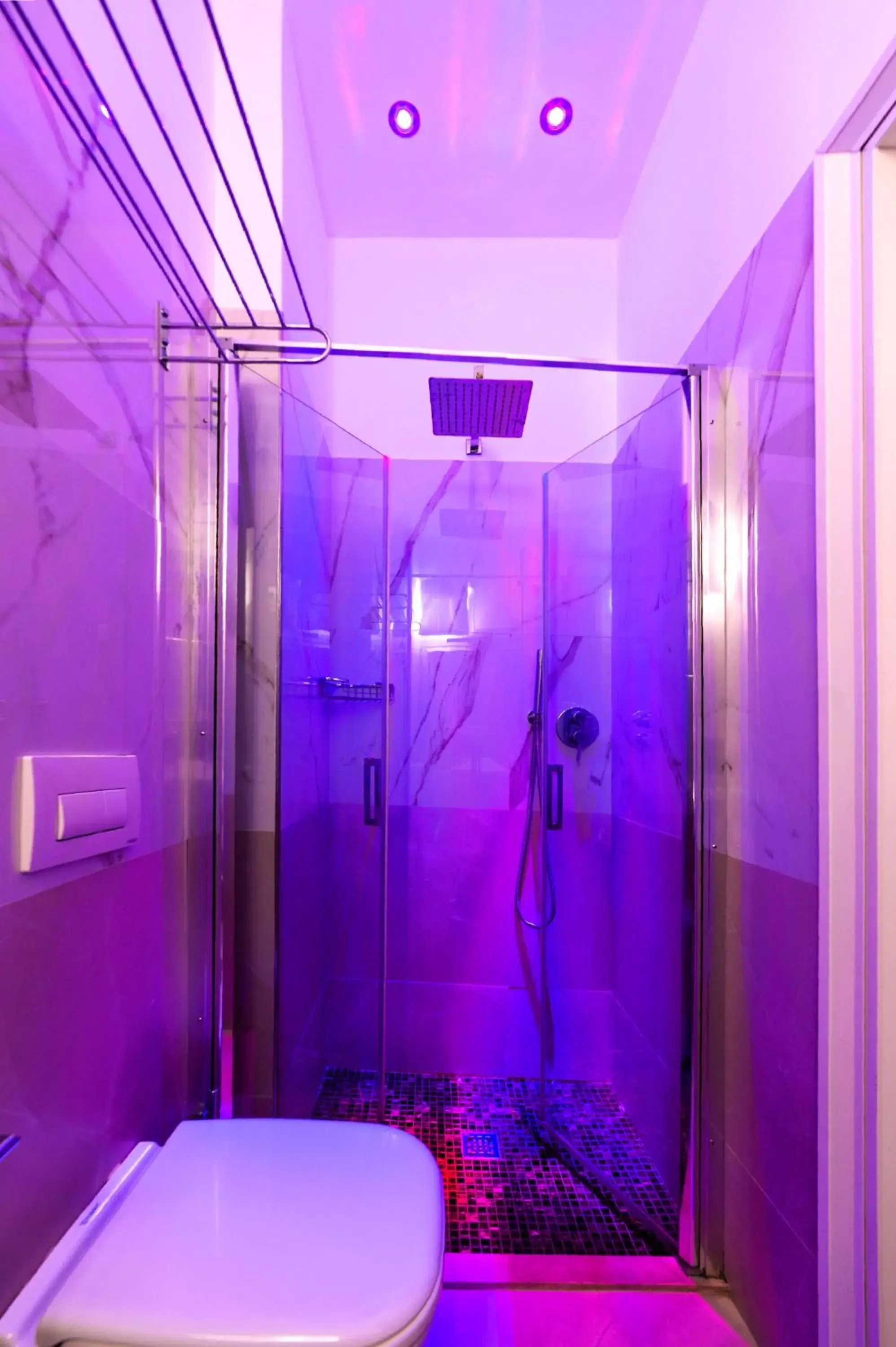 Shower, Bathroom in Hotel Kursaal