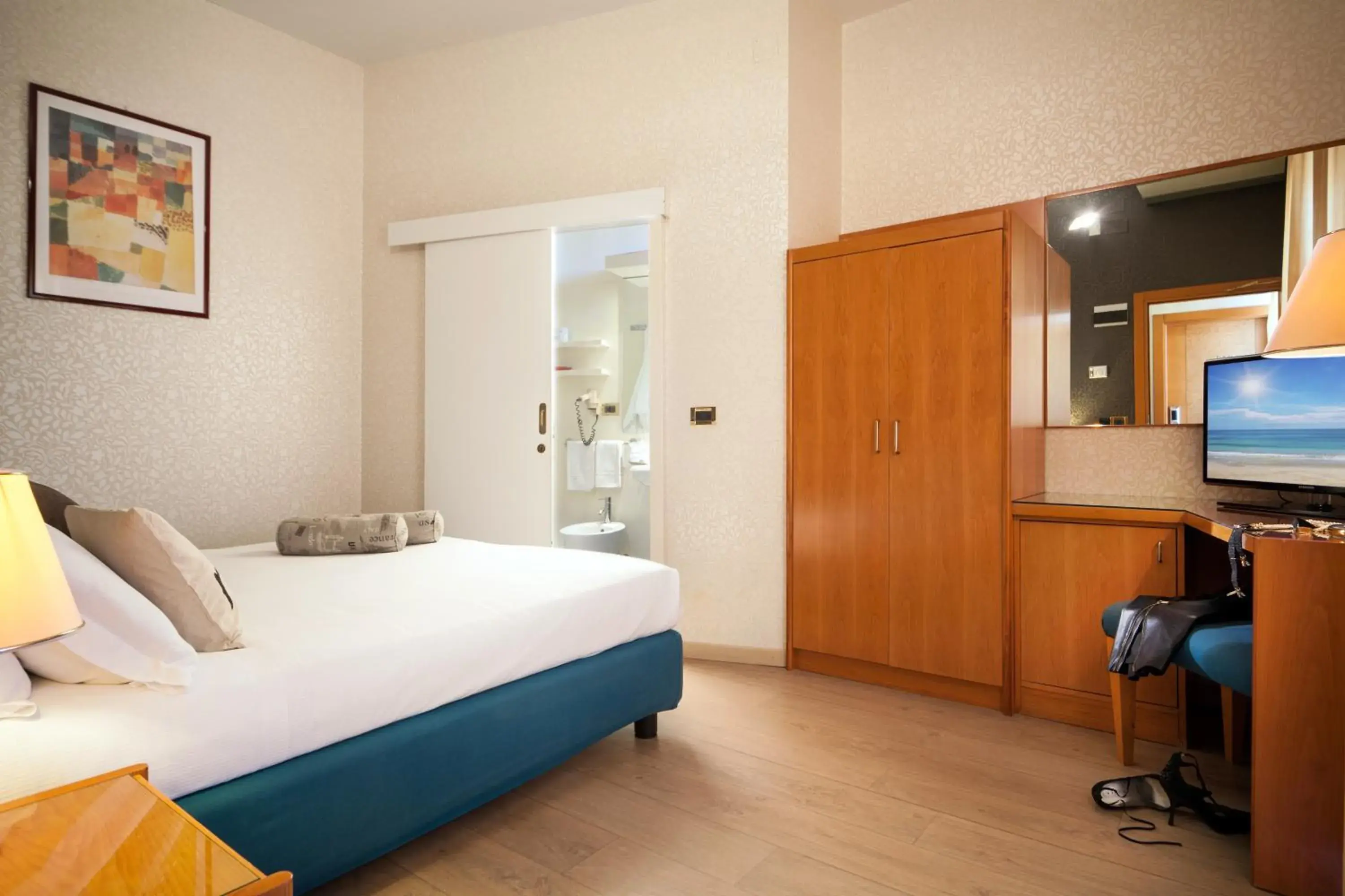 Bedroom, Bed in Hotel Kursaal