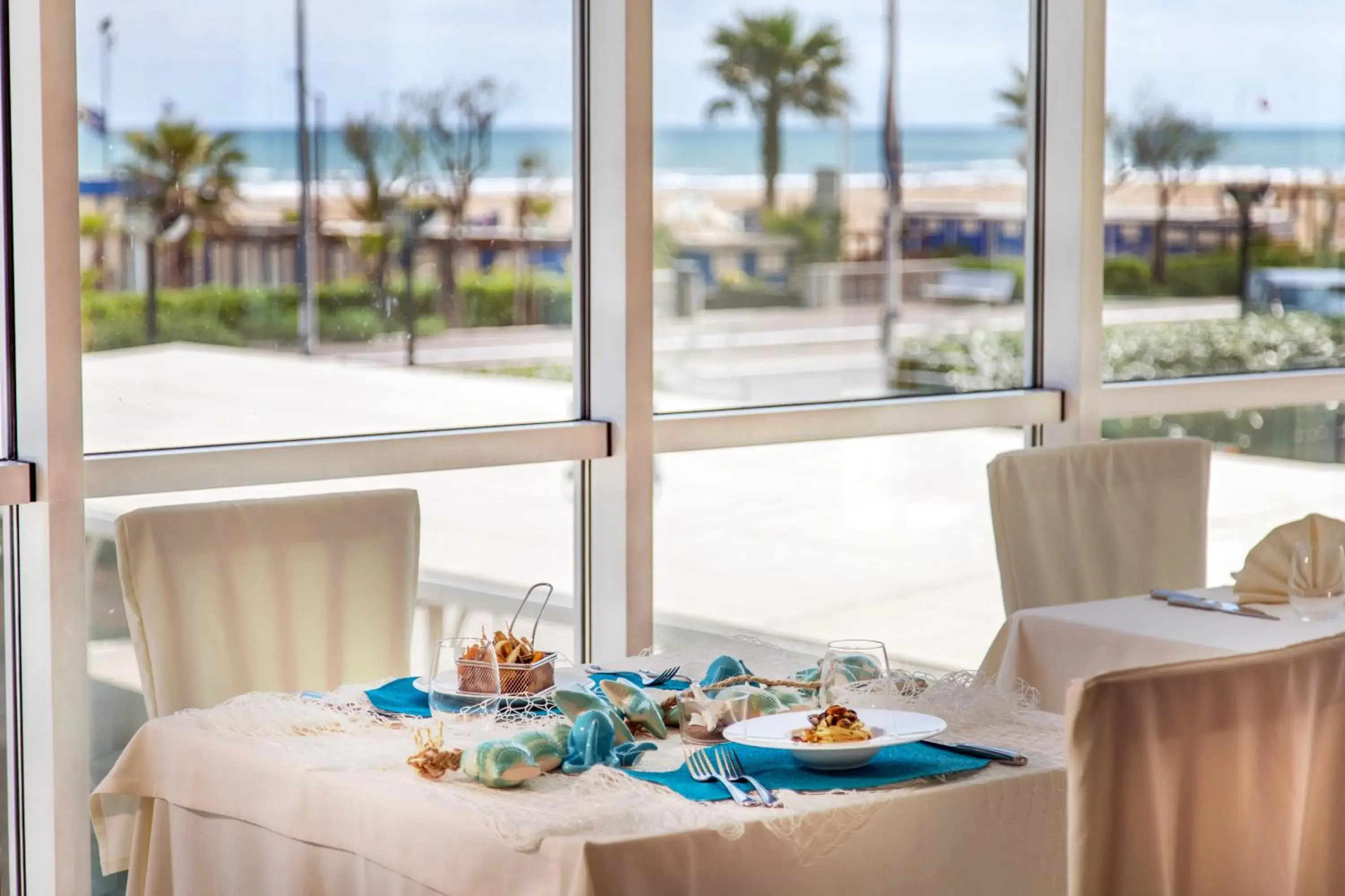 Restaurant/places to eat in Hotel Kursaal