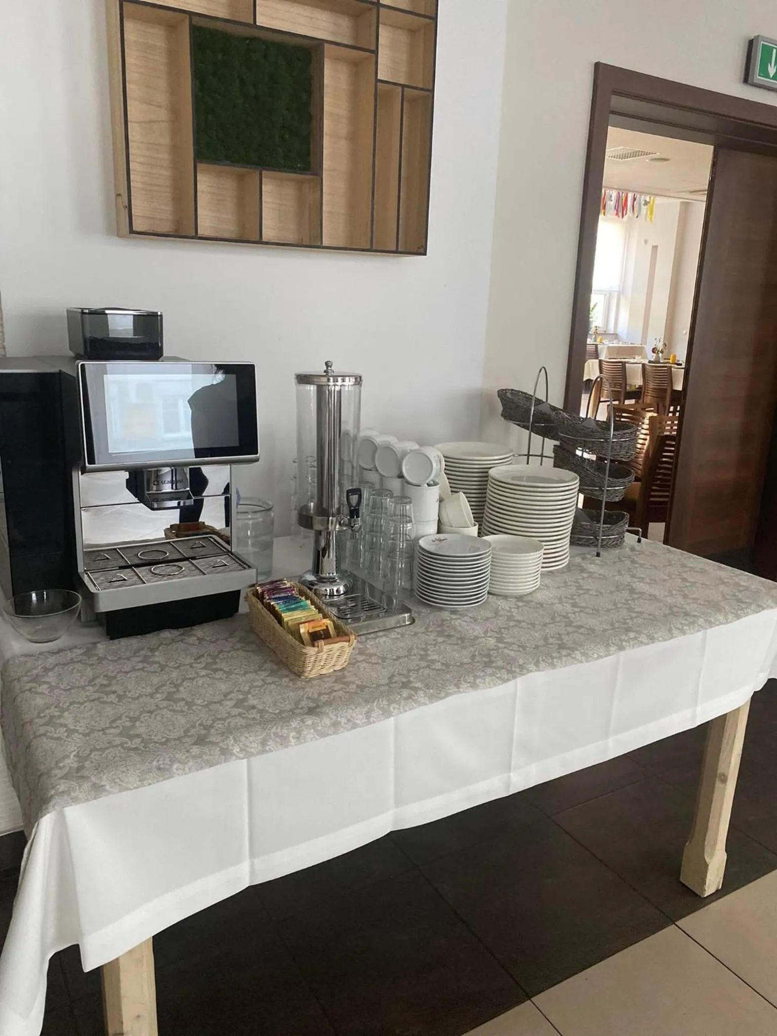 Restaurant/places to eat in Hotel Alpex