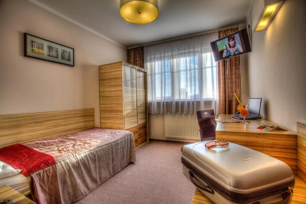 Day, Bed in Hotel Alpex