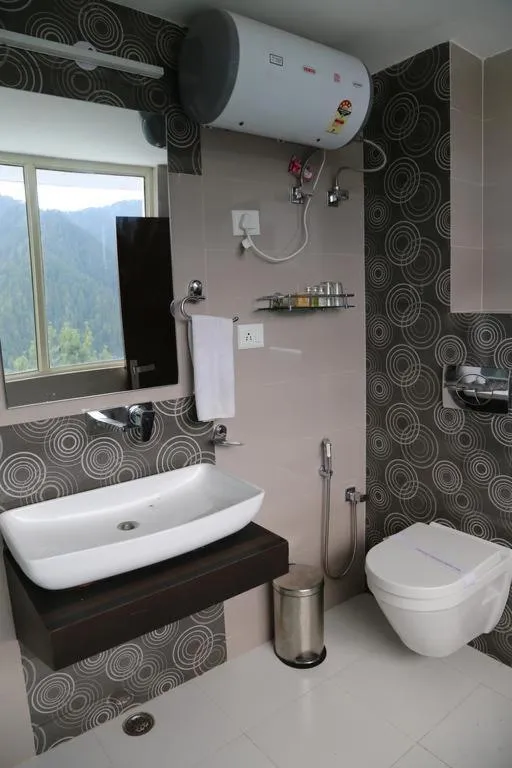 Toilet in Tethys Himalaya Narkanda