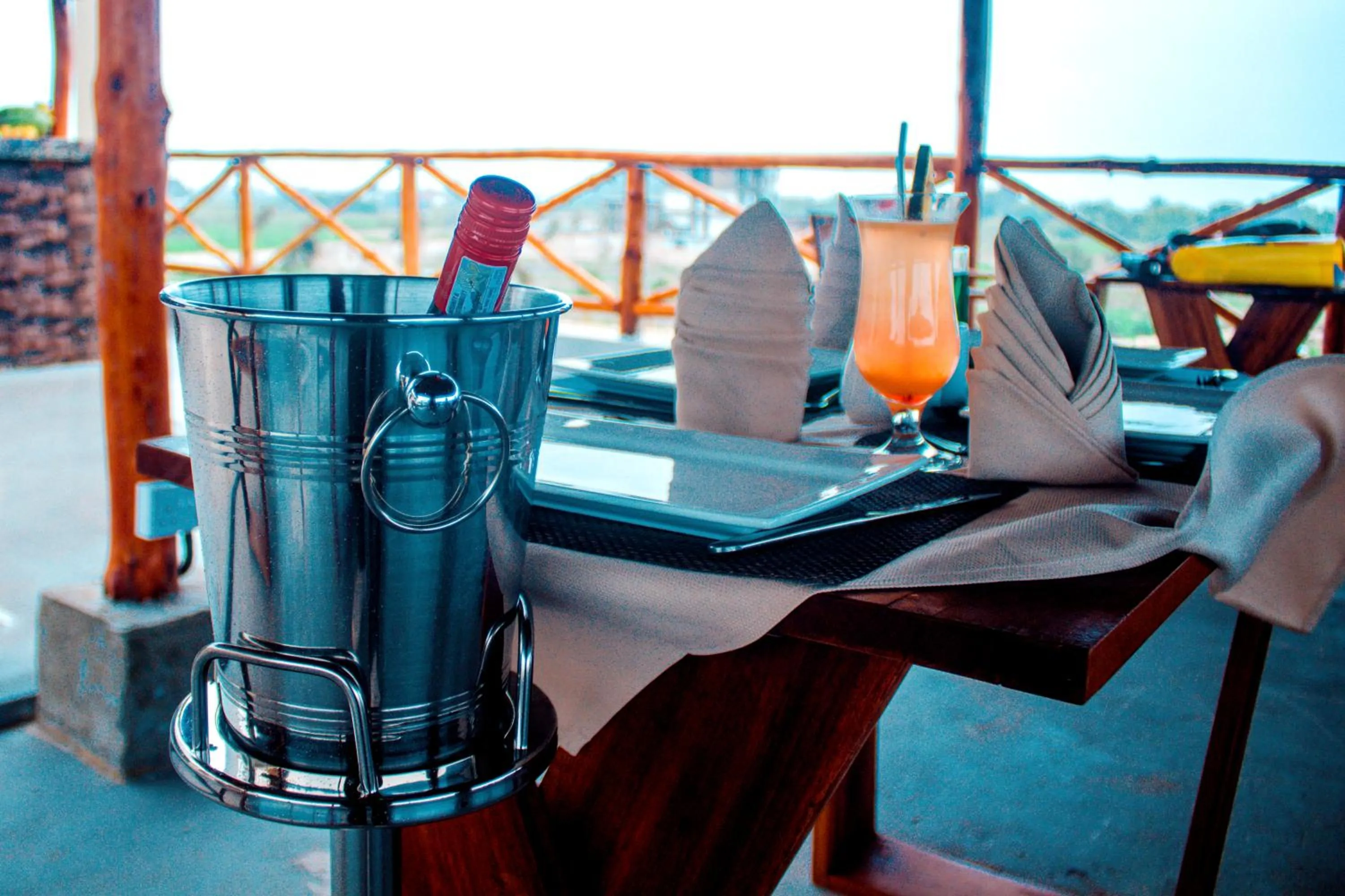 Restaurant/places to eat in Ocean Breeze Hotel