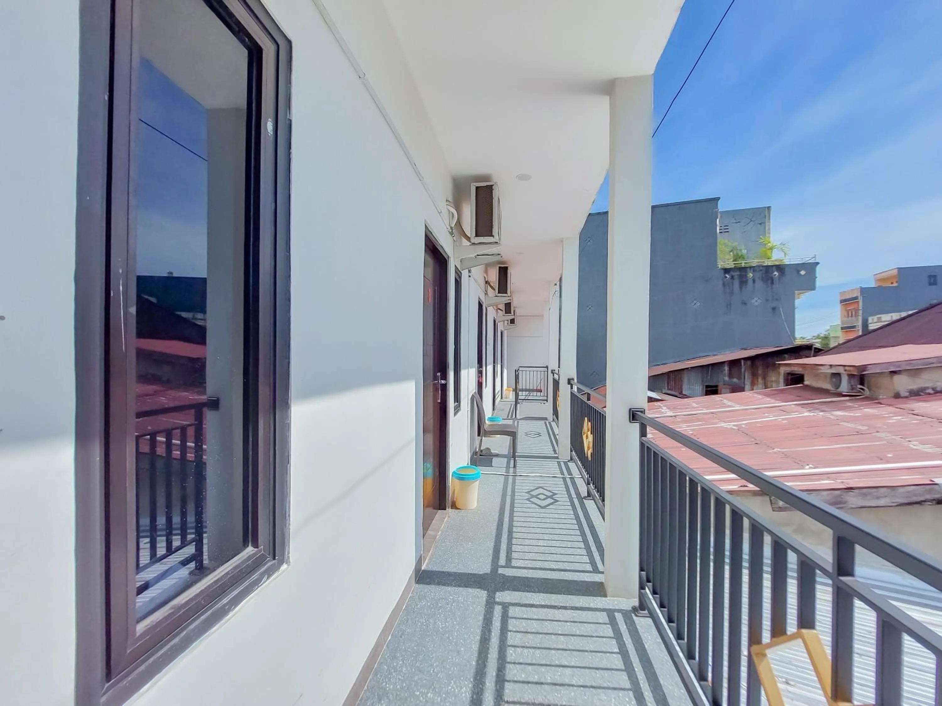 Property building in Reddoorz at Cempaka Guesthouse Tarakan