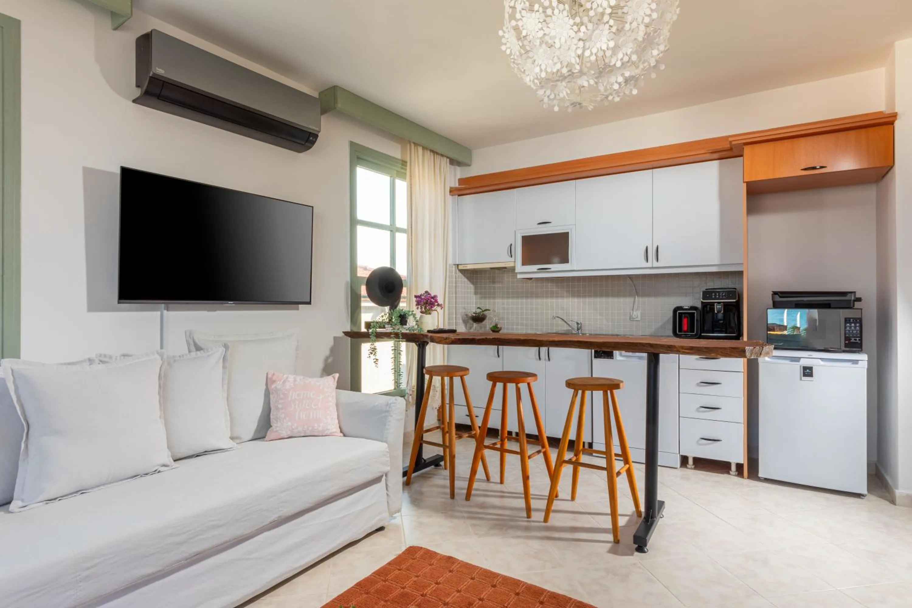 Kitchen or kitchenette in Cumbalıca Beach Hotel