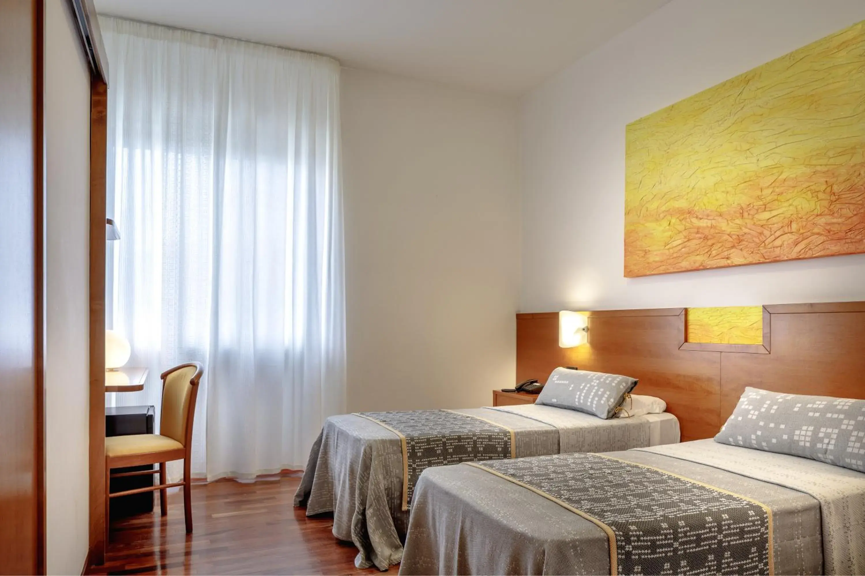 Deluxe Twin Room - single occupancy in Euro Hotel Deluxe Twin Room - single occupancy in Euro Hotel