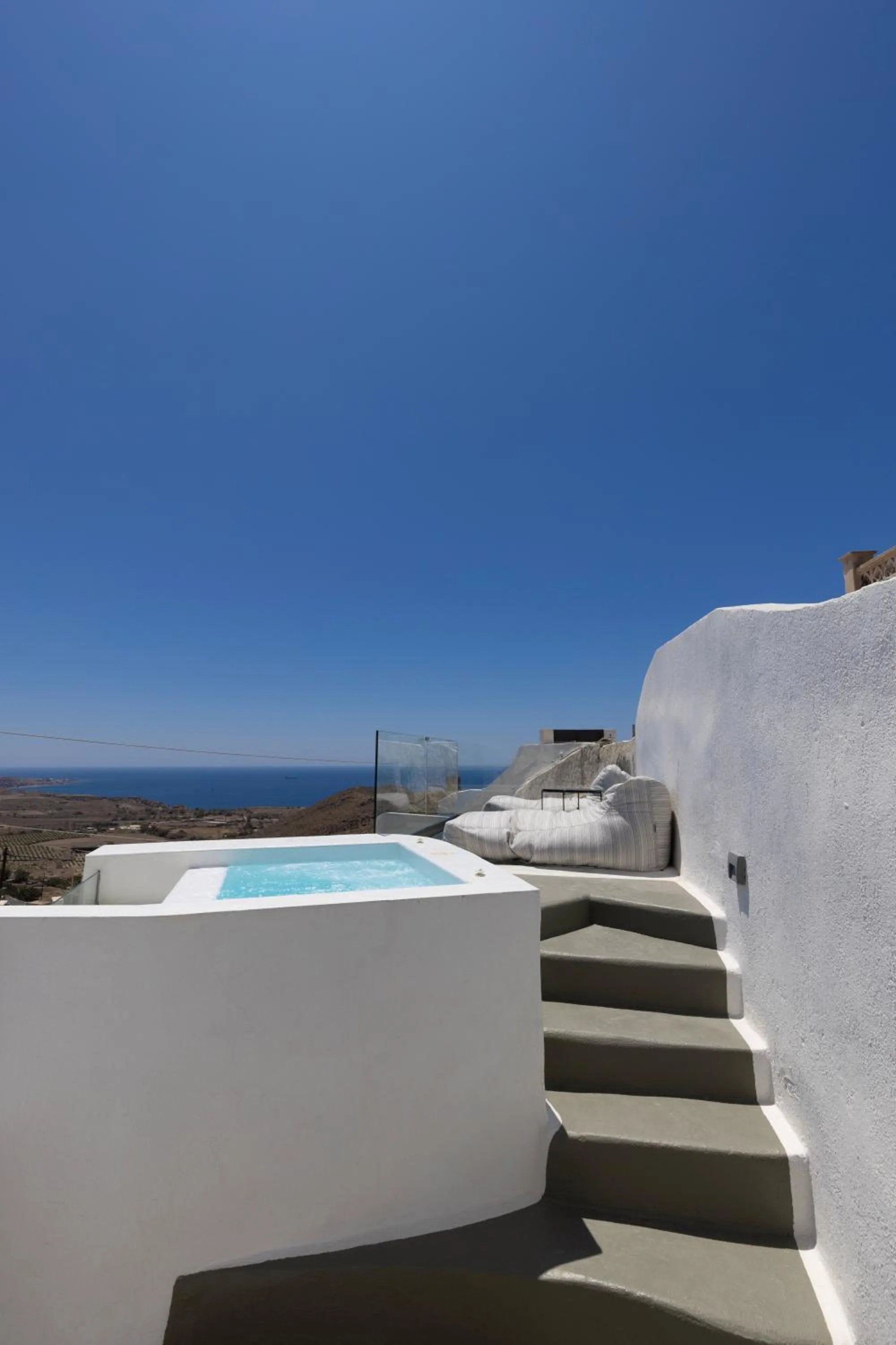 Pool view in White Curves Santorini