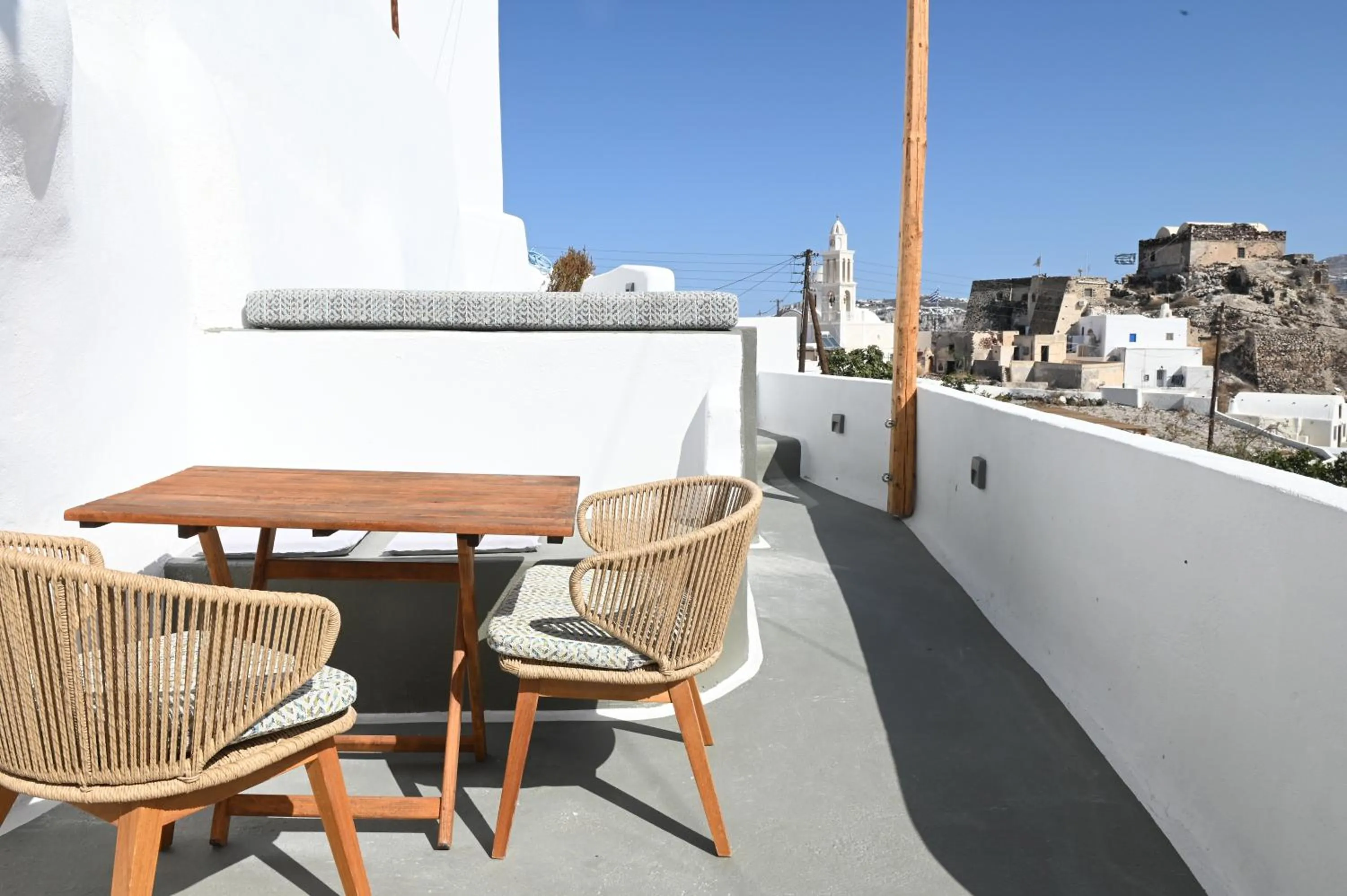 Patio in White Curves Santorini