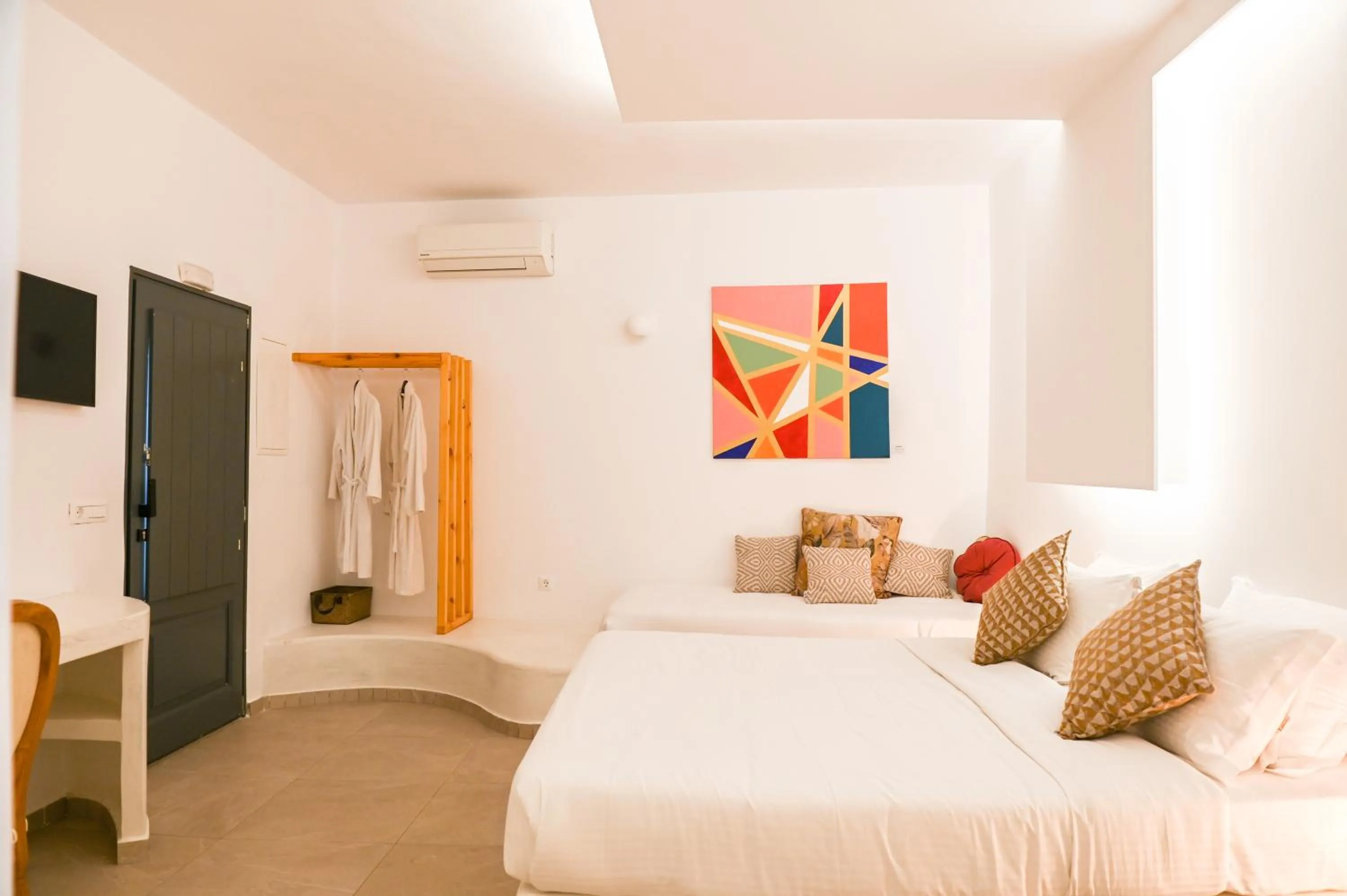 Photo of the whole room, Bed in White Curves Santorini