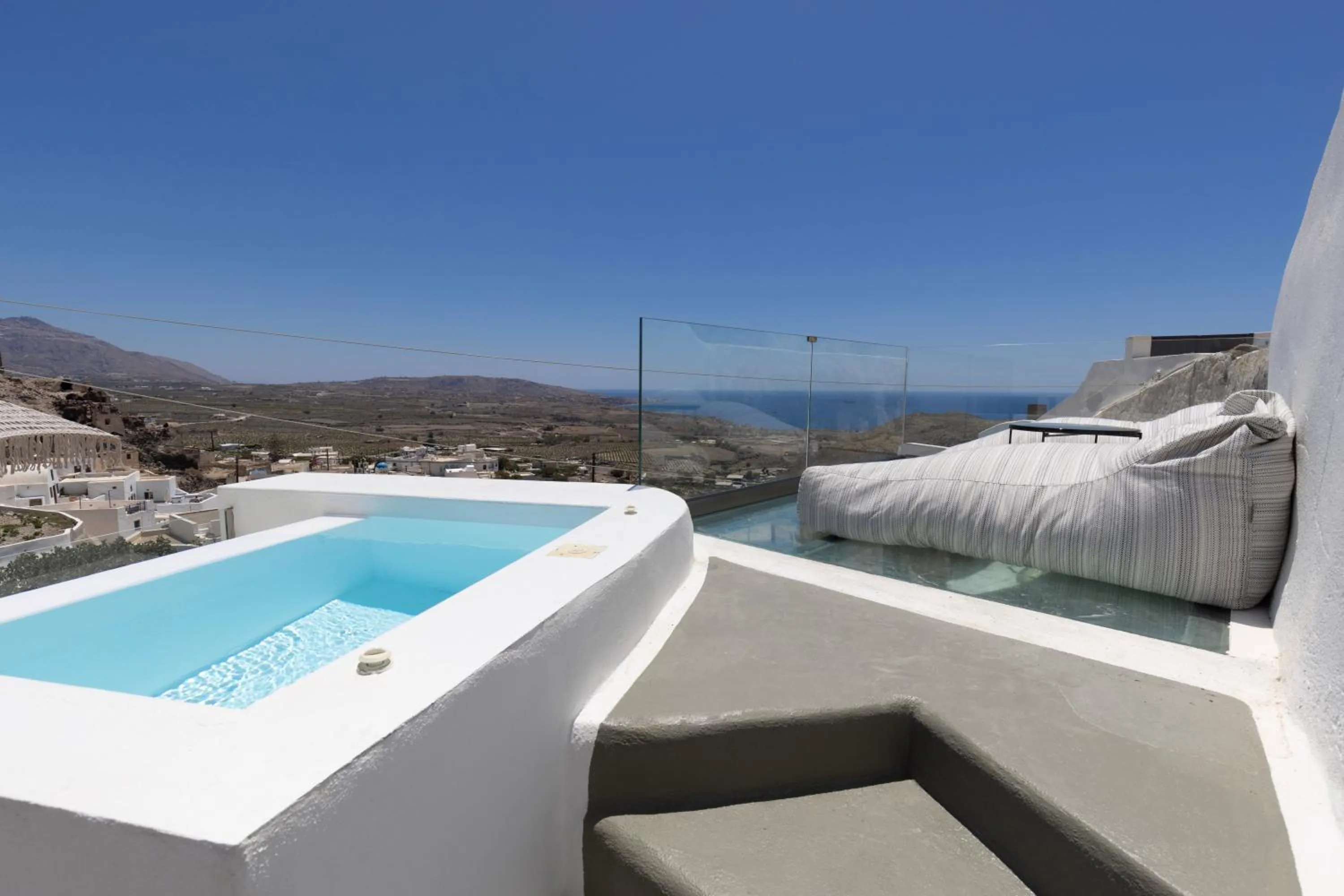 Hot Tub in White Curves Santorini