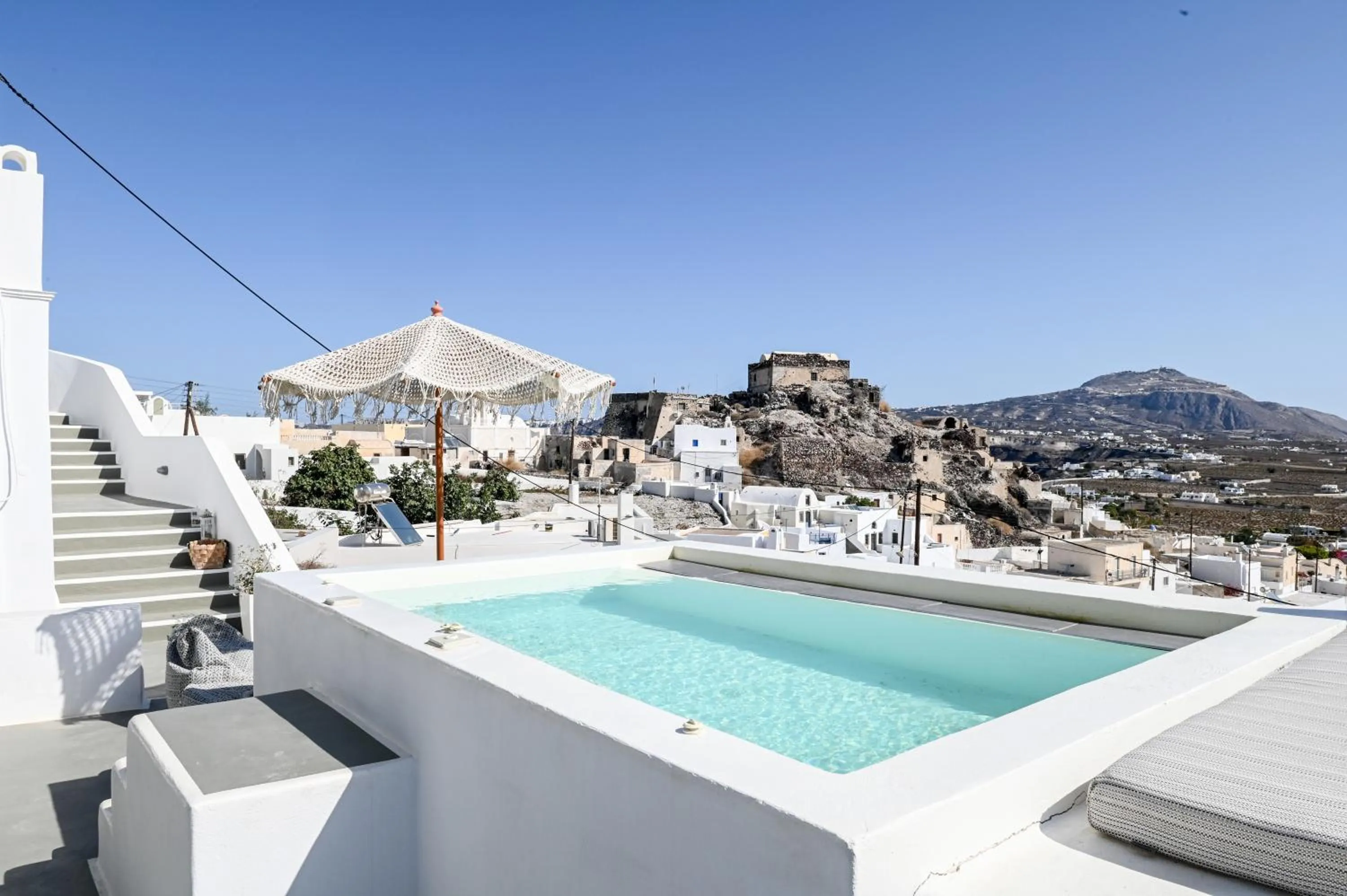 sunbed in White Curves Santorini