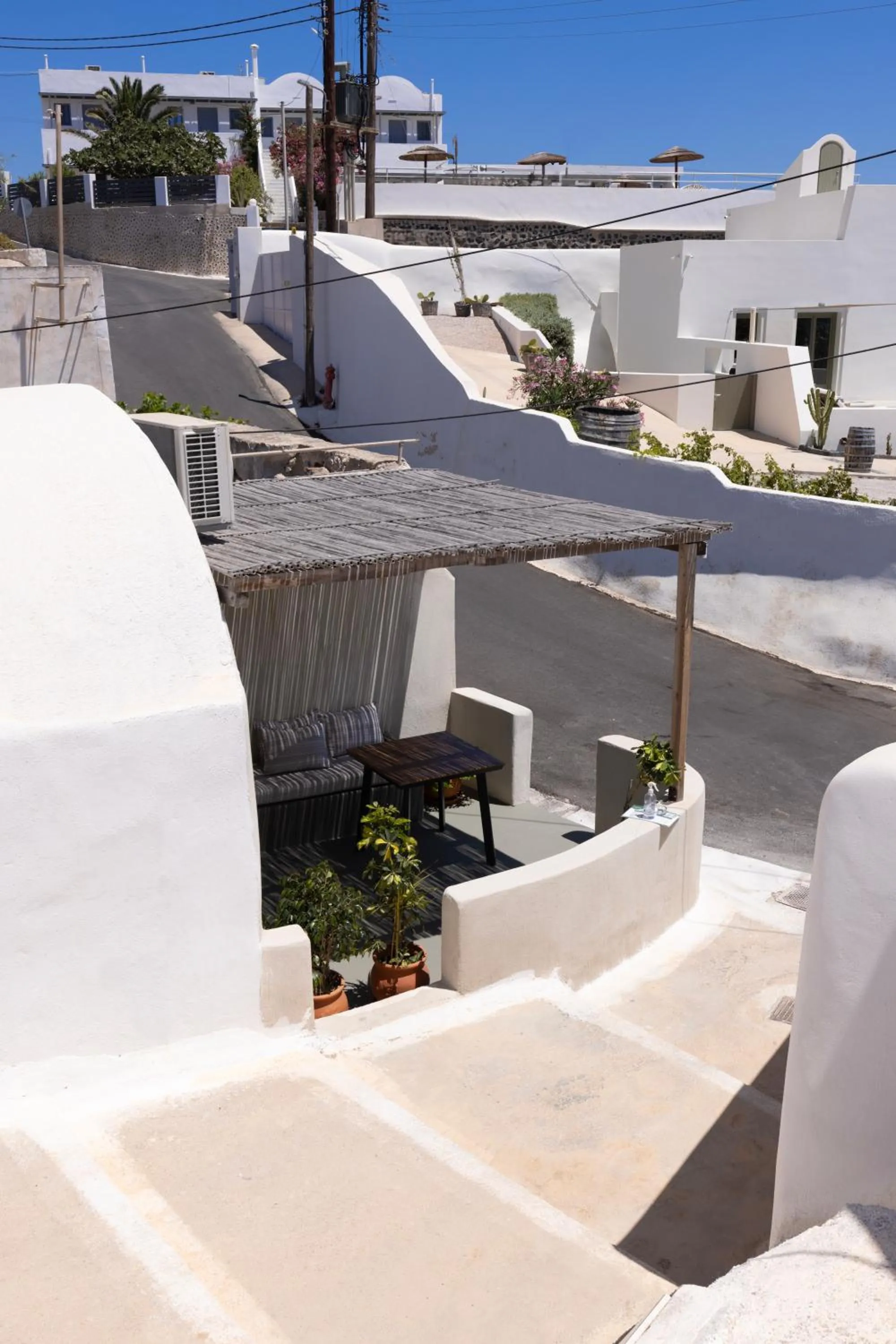 Patio in White Curves Santorini