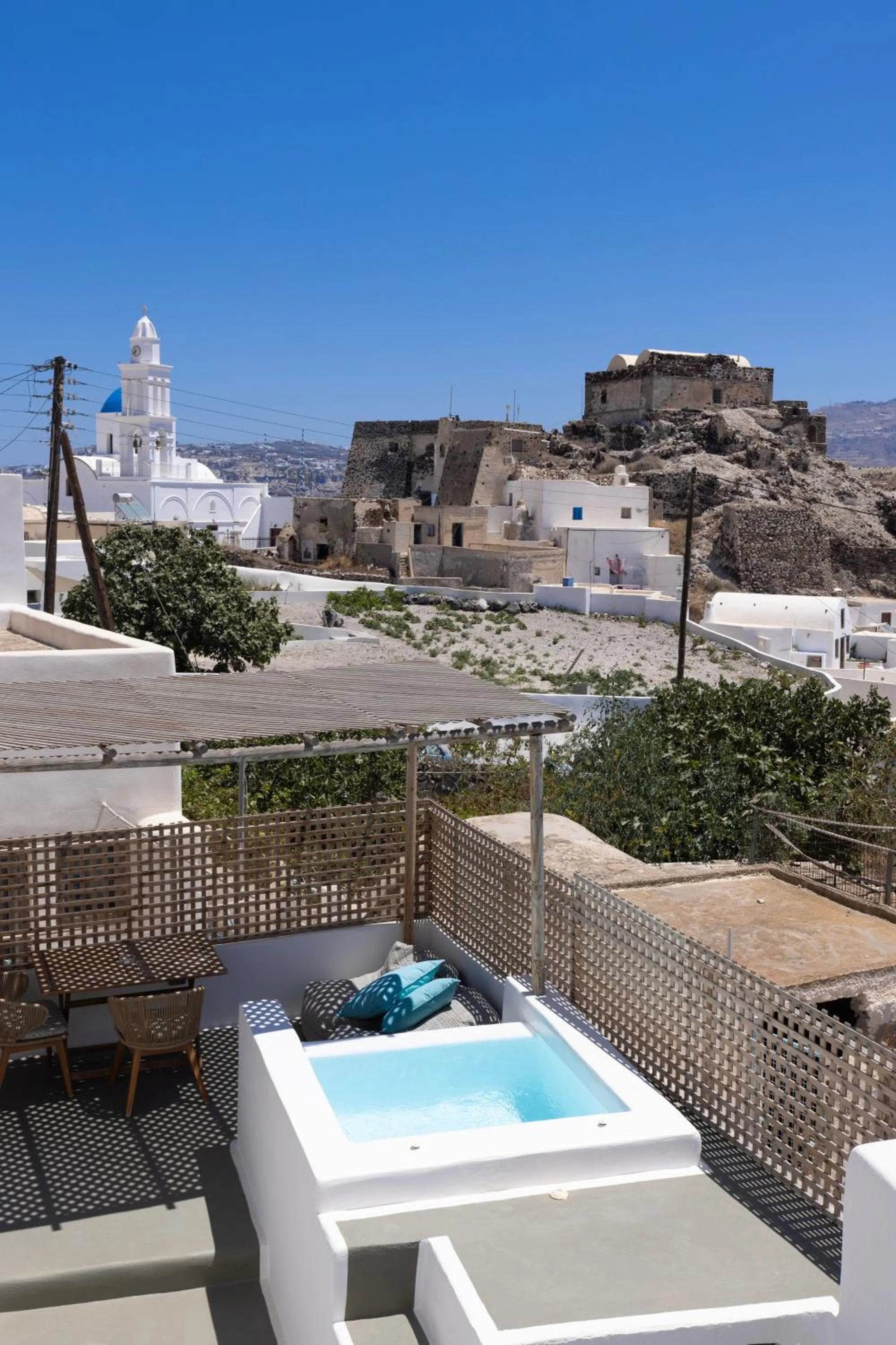 Patio in White Curves Santorini