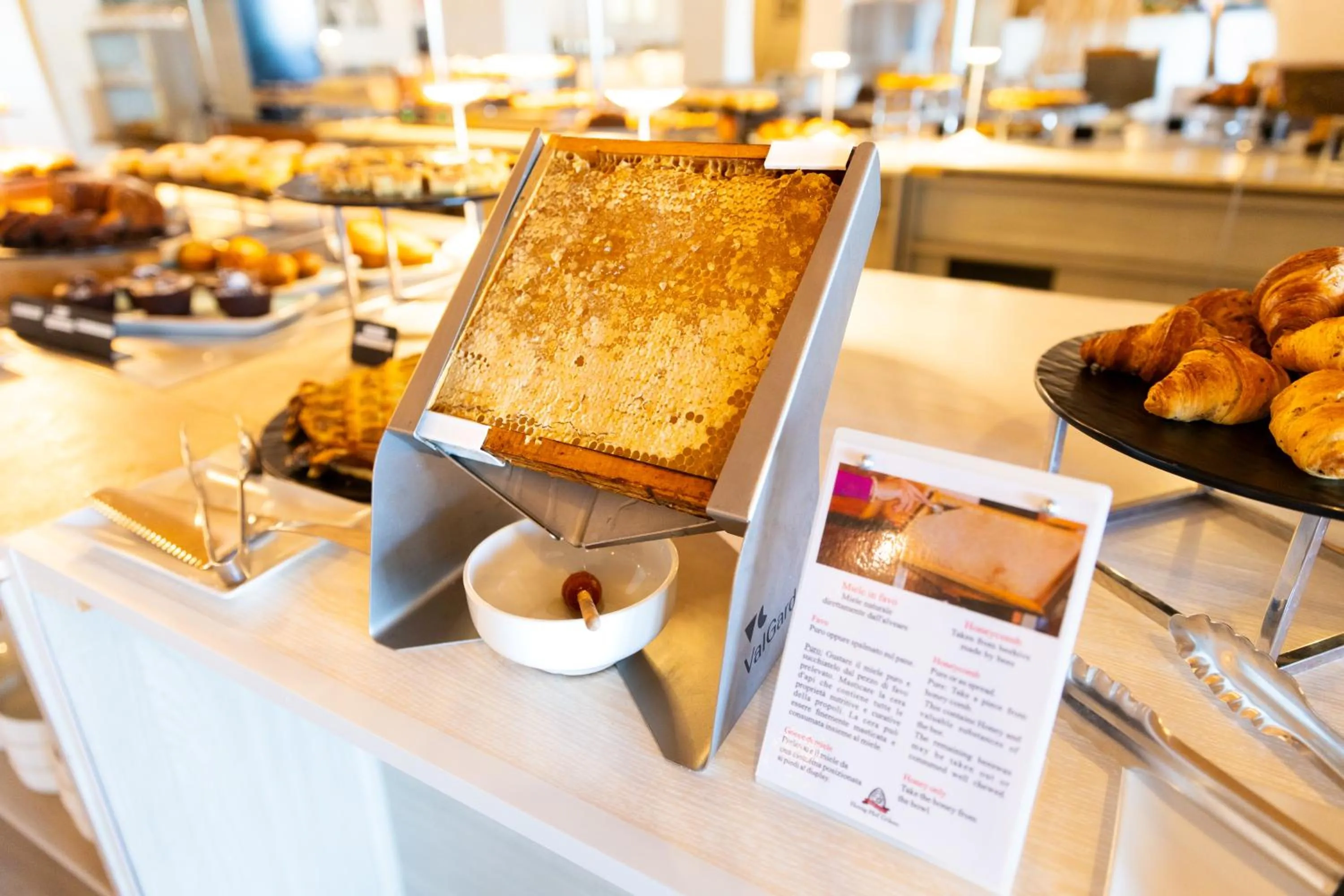 Restaurant/places to eat in Hotel Moresco