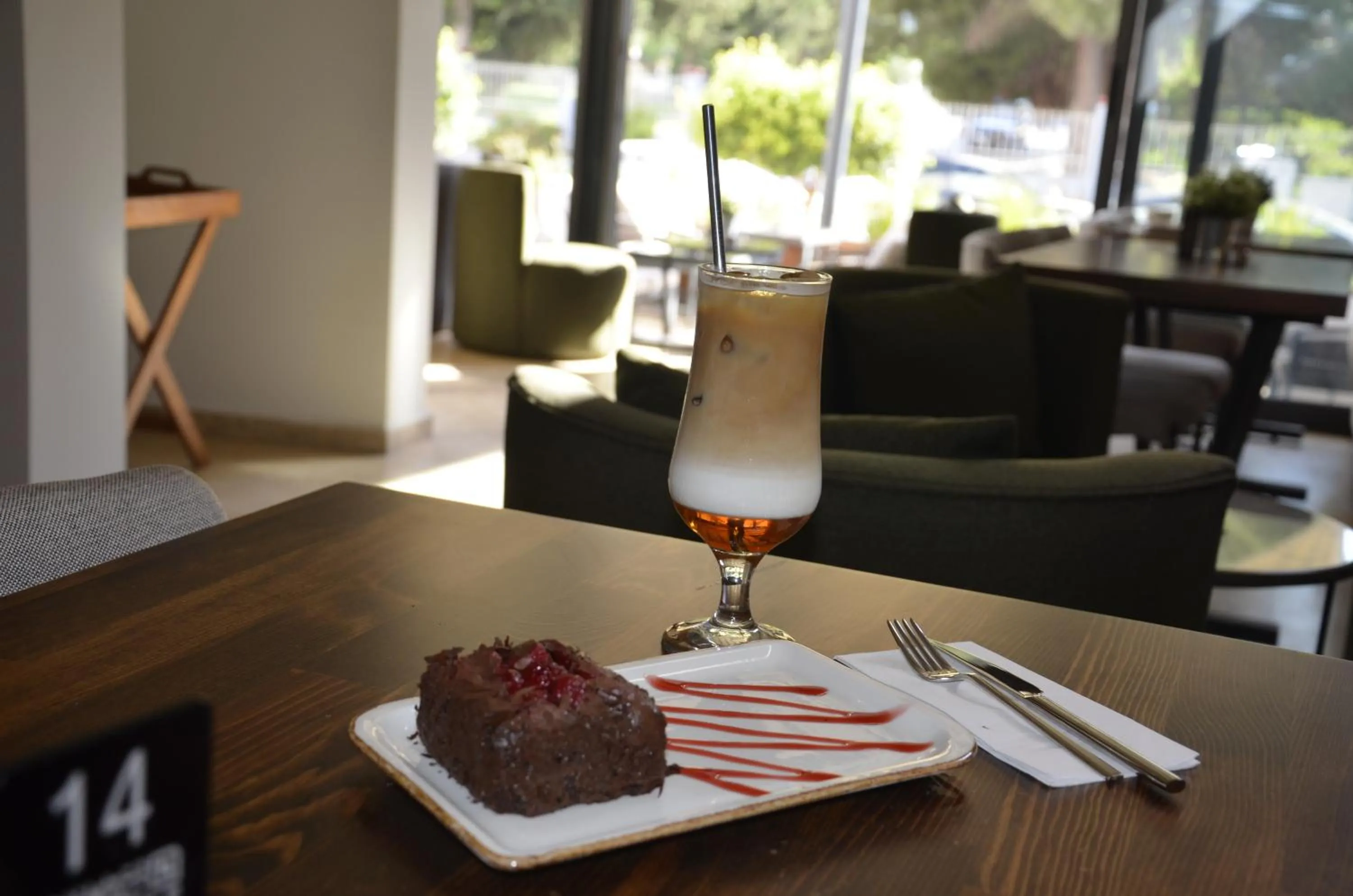 Restaurant/places to eat in Crown Salamis Hotel