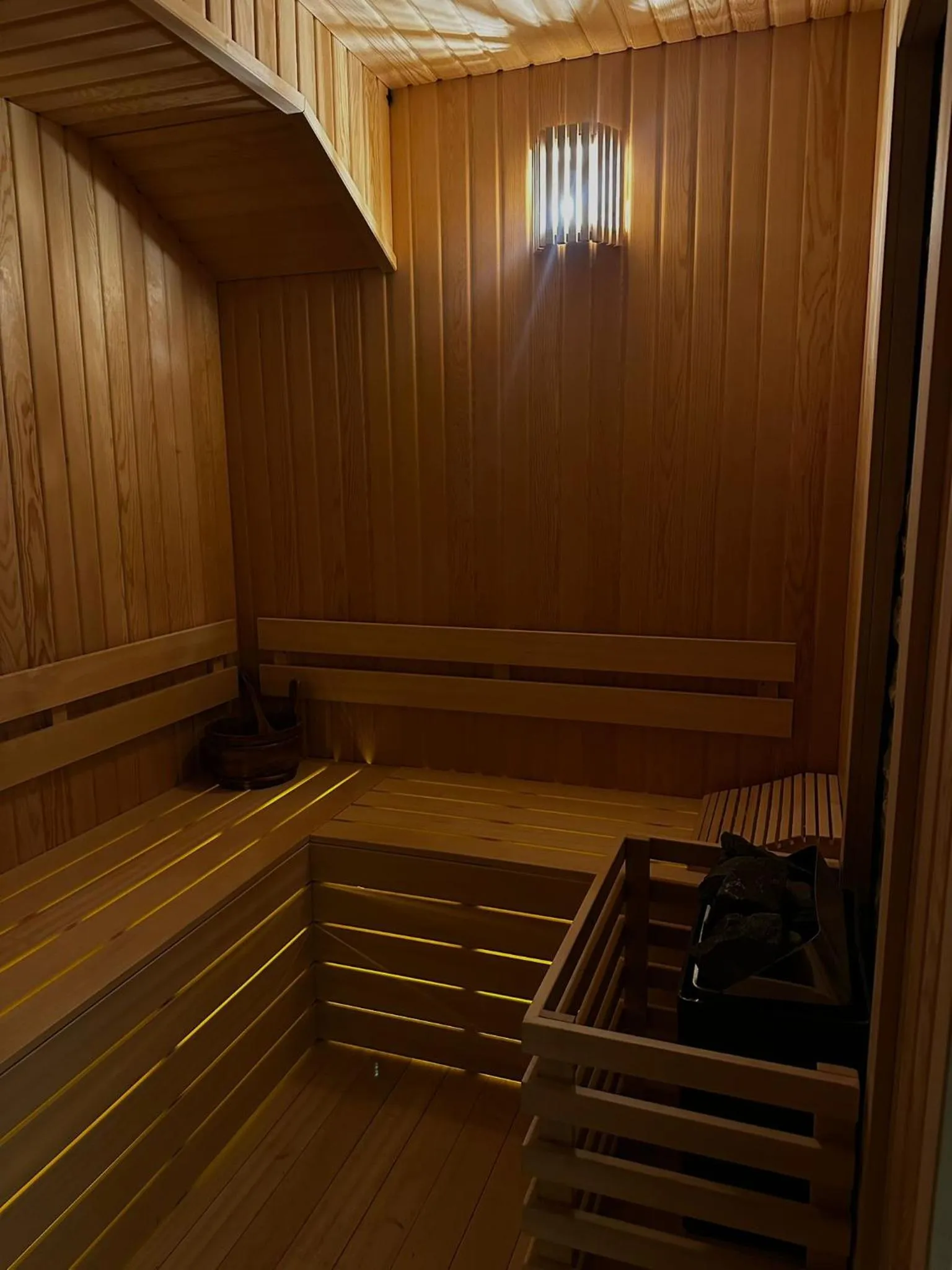 Sauna in Crown Salamis Hotel