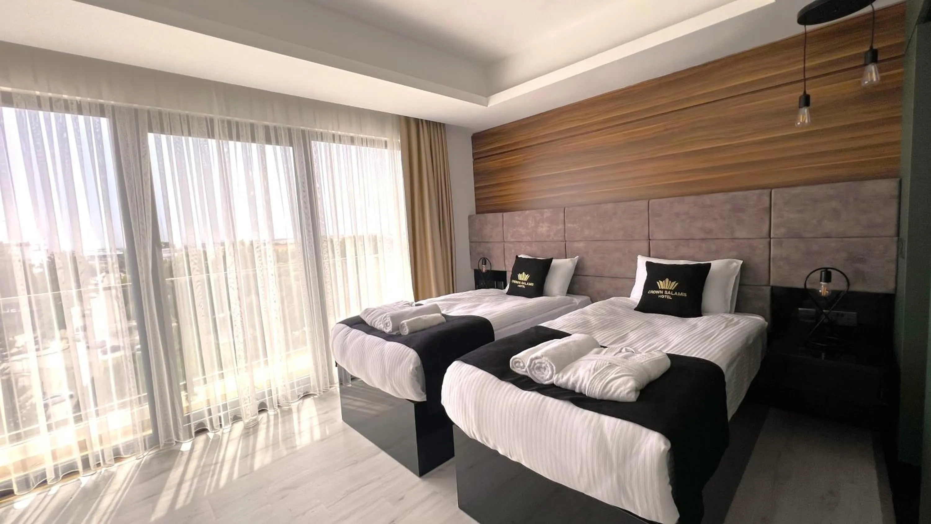 Photo of the whole room, Bed in Crown Salamis Hotel