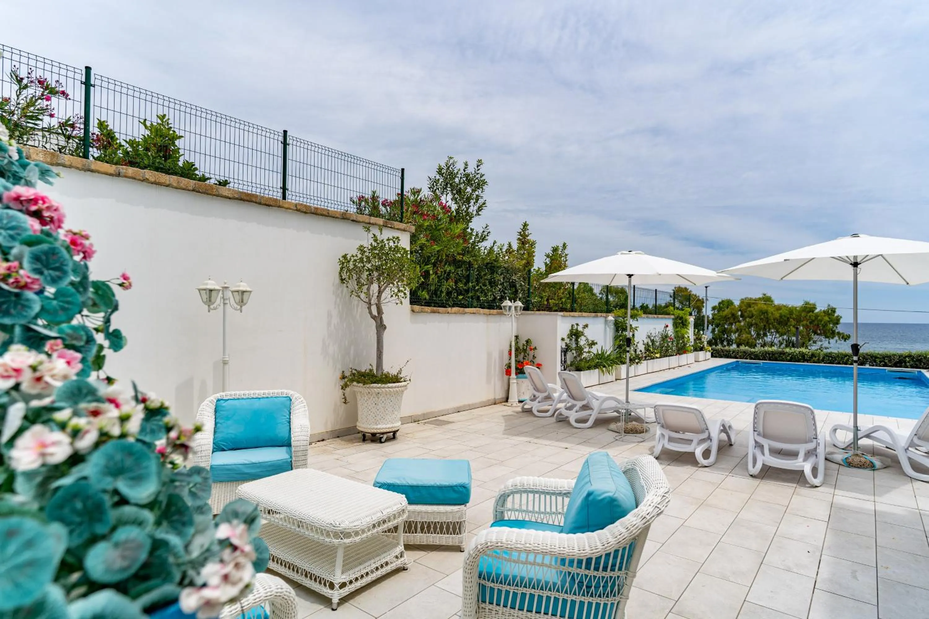 Swimming pool in Almaré B&B