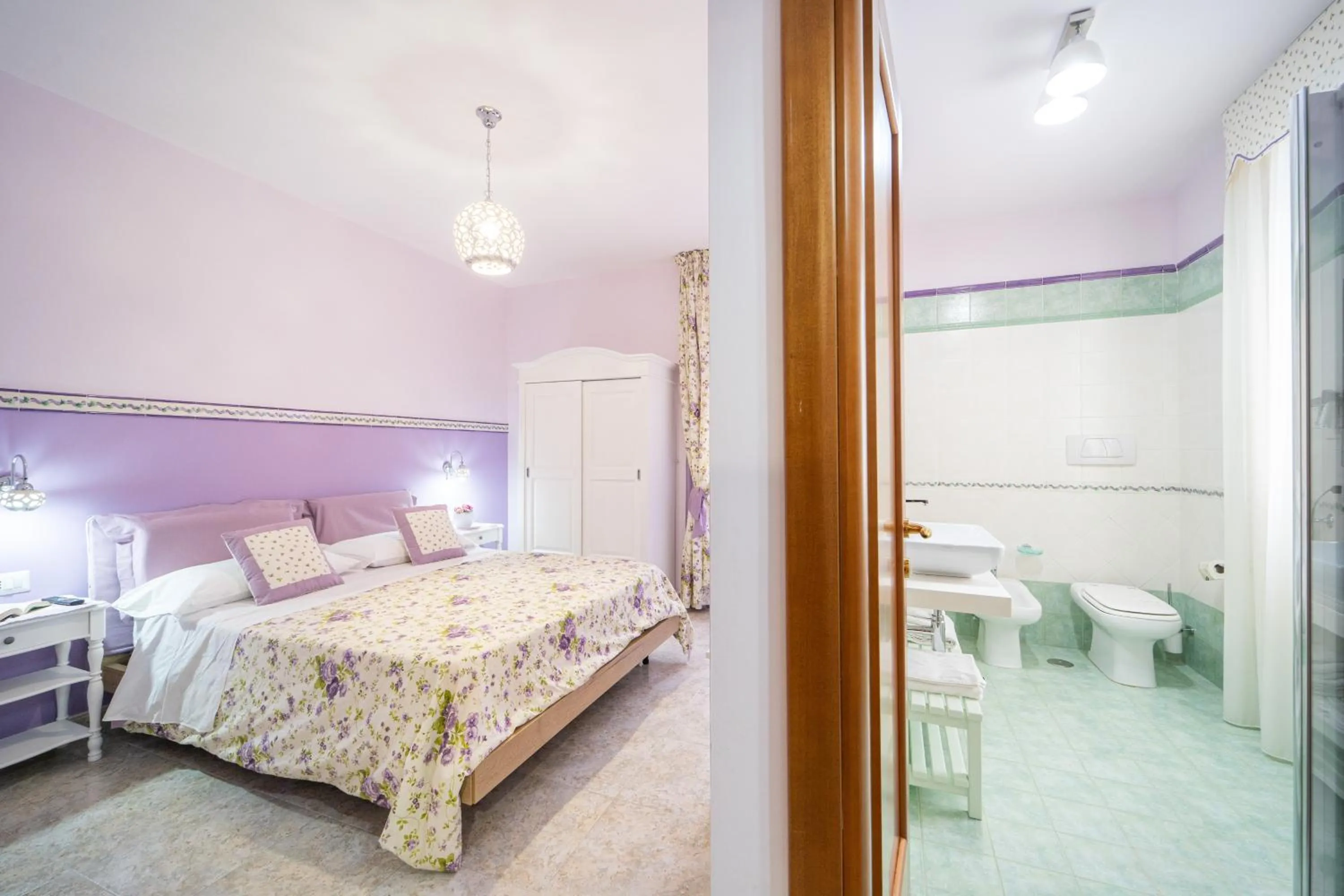 Bathroom, Bed in Almaré B&B