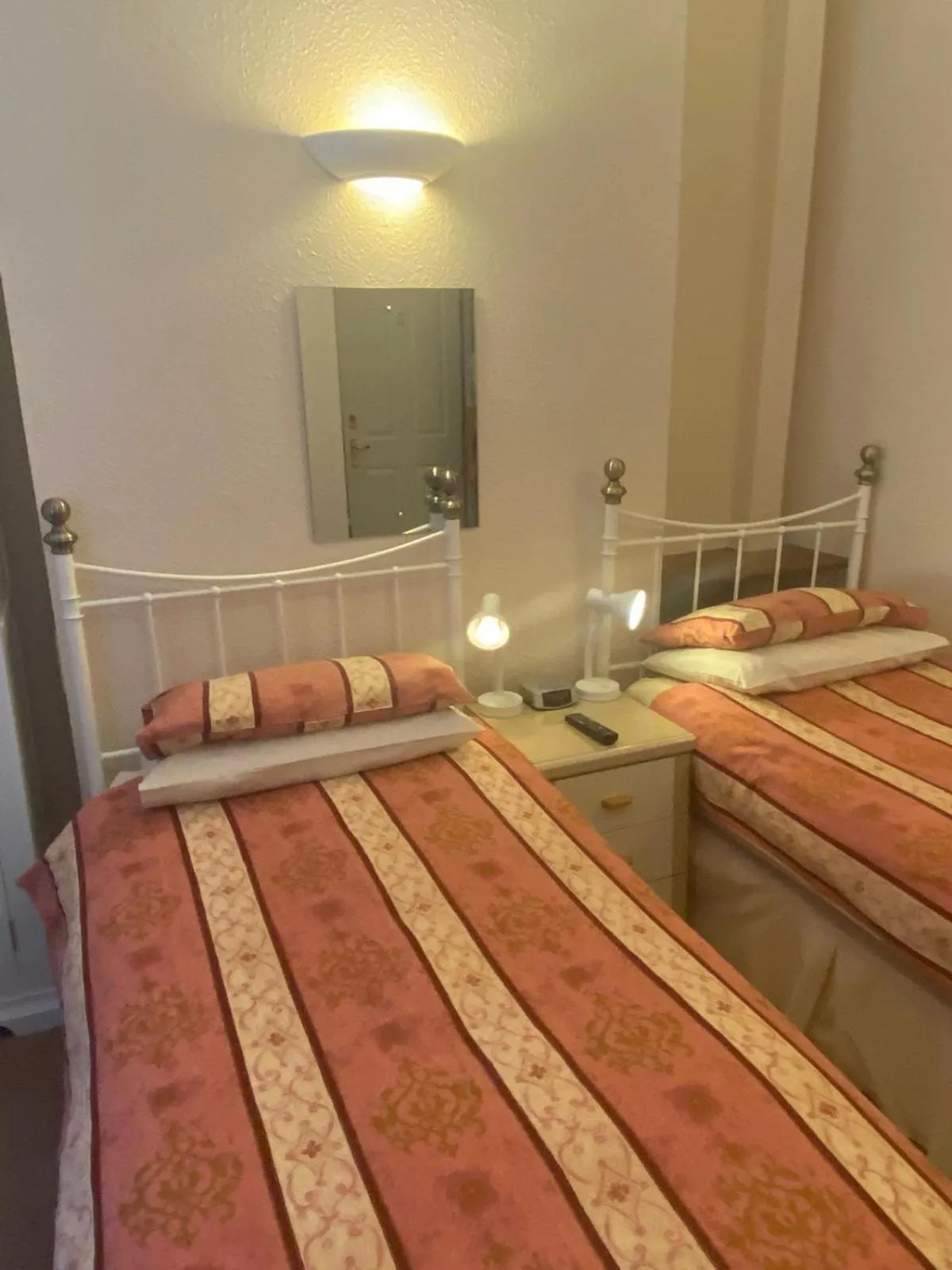 Bedroom, Bed in Landguard Lodge Guest House