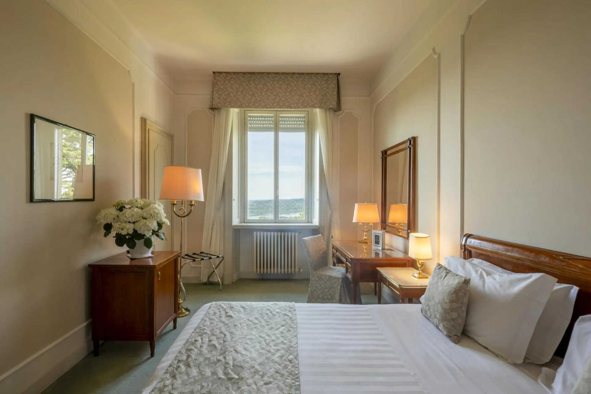 Bedroom, Bed in Palace Grand Hotel Varese