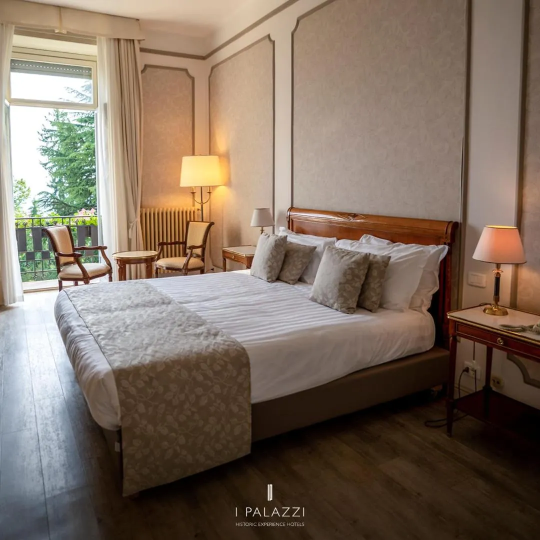 Bedroom, Bed in Palace Grand Hotel Varese